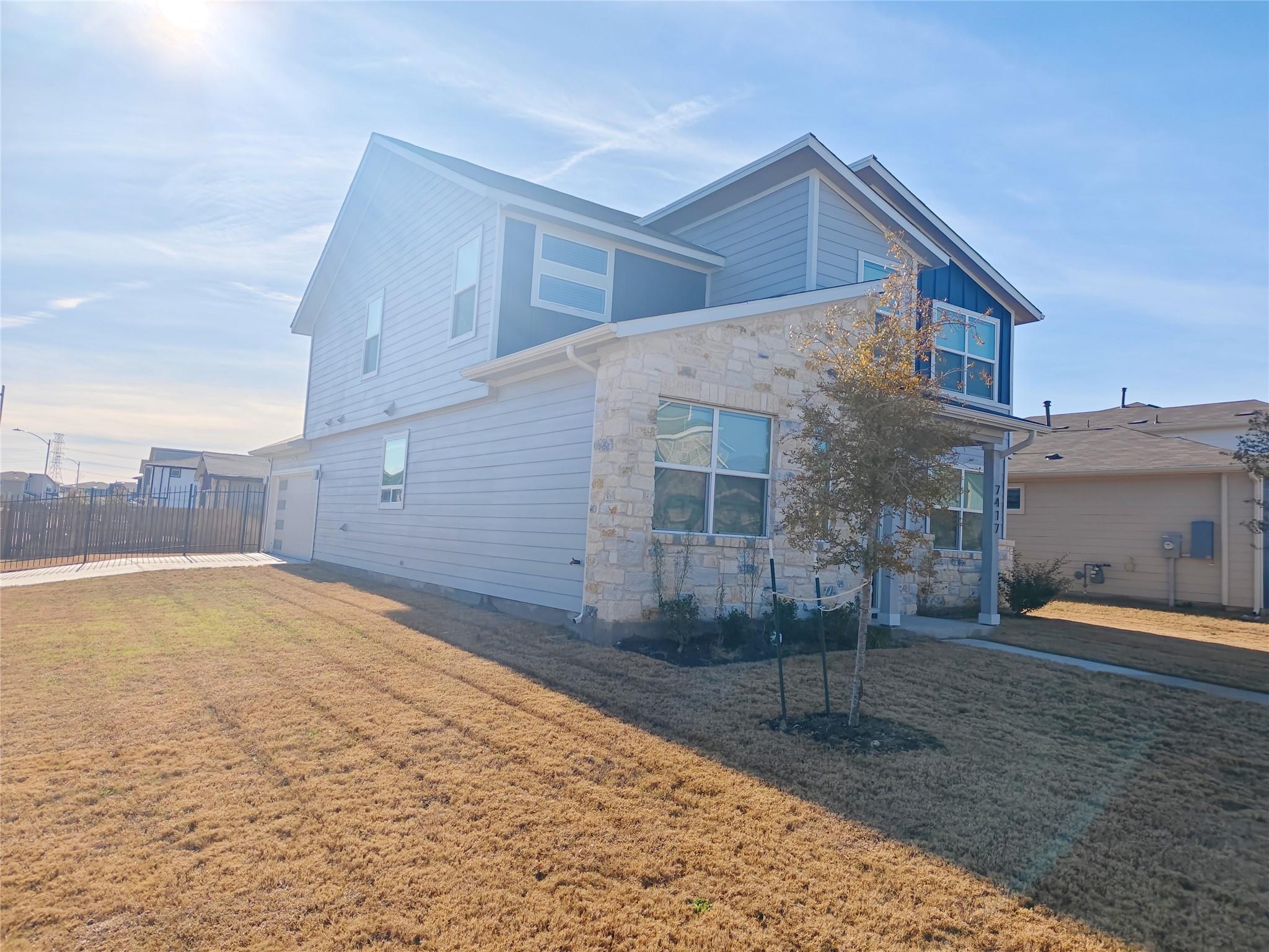 7417 Sagira Path Property Photo 3