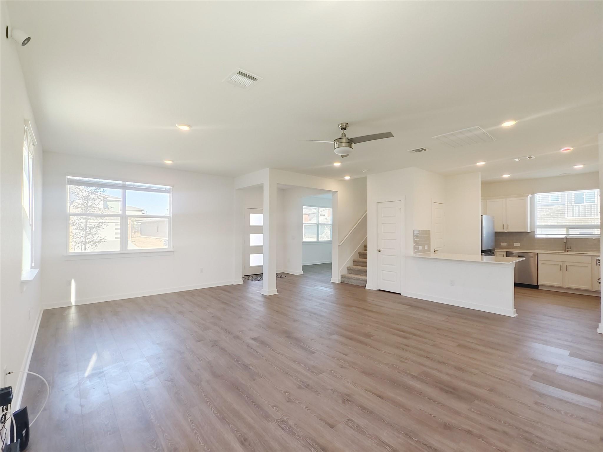 7417 Sagira Path Property Photo 6