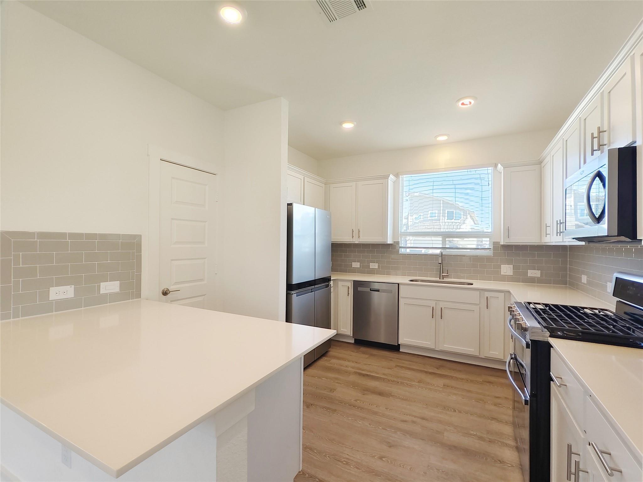 7417 Sagira Path Property Photo 10