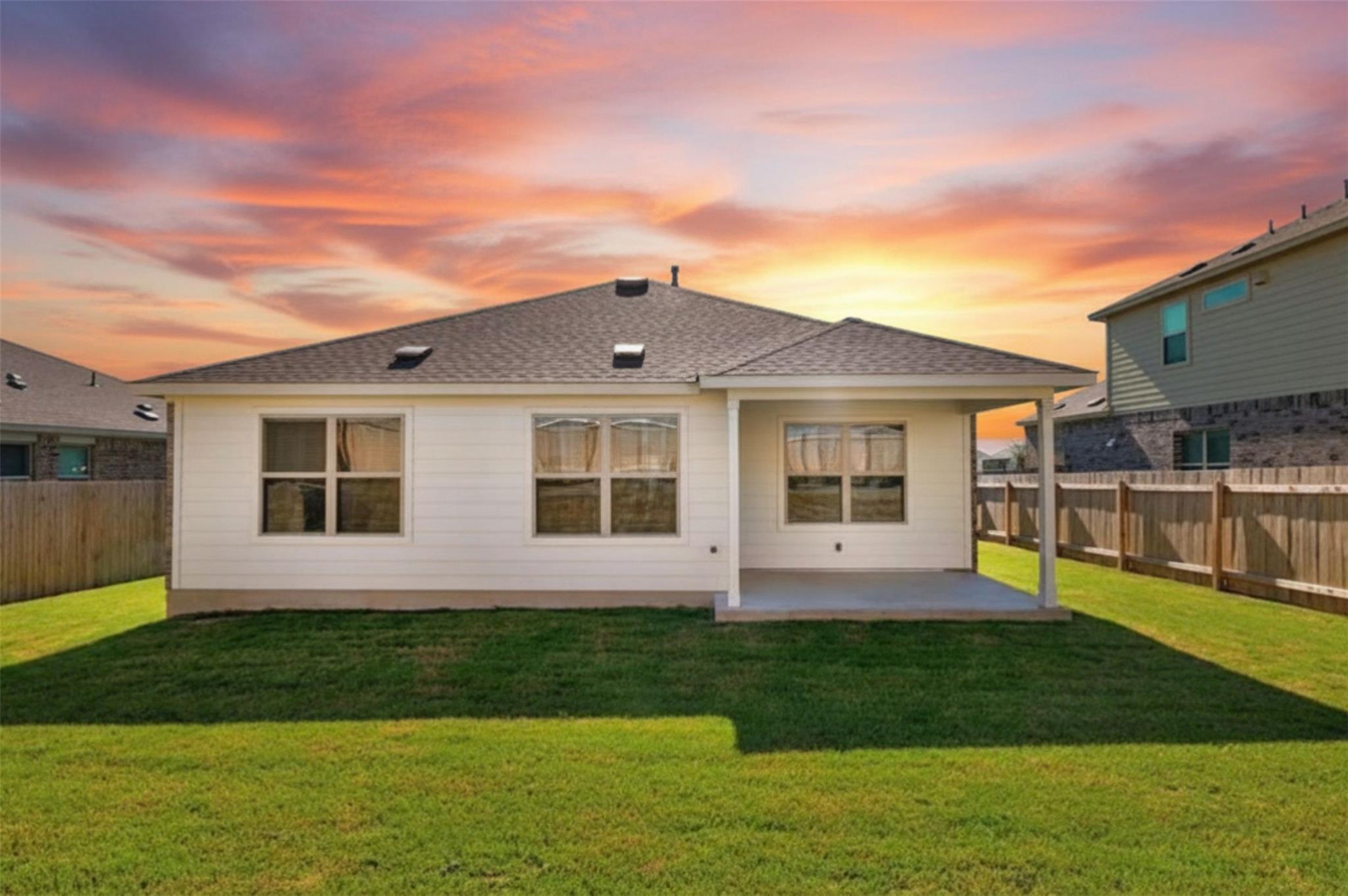 21416 Bird Wing Dr Property Photo 2