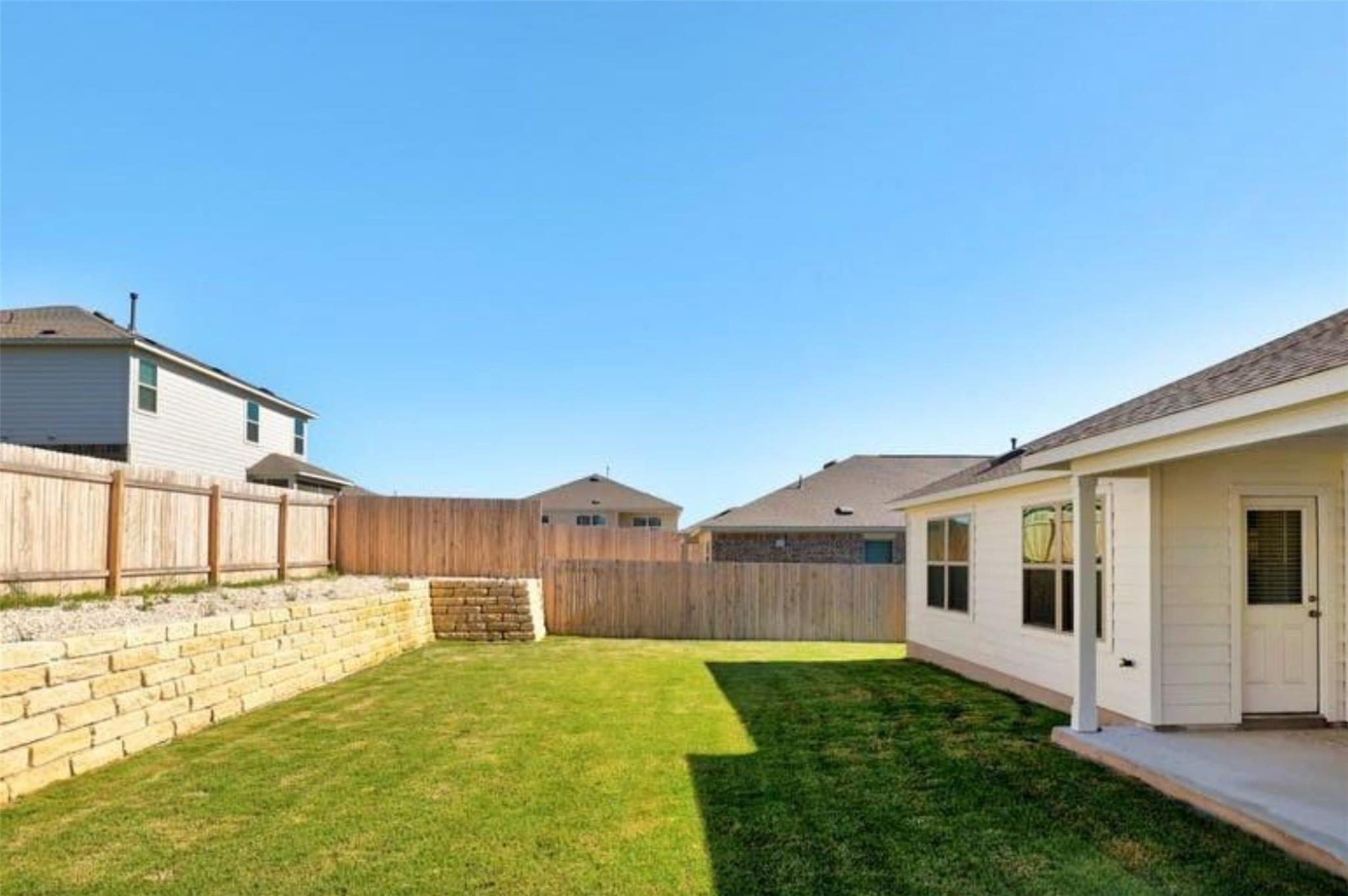 21416 Bird Wing Dr Property Photo 14