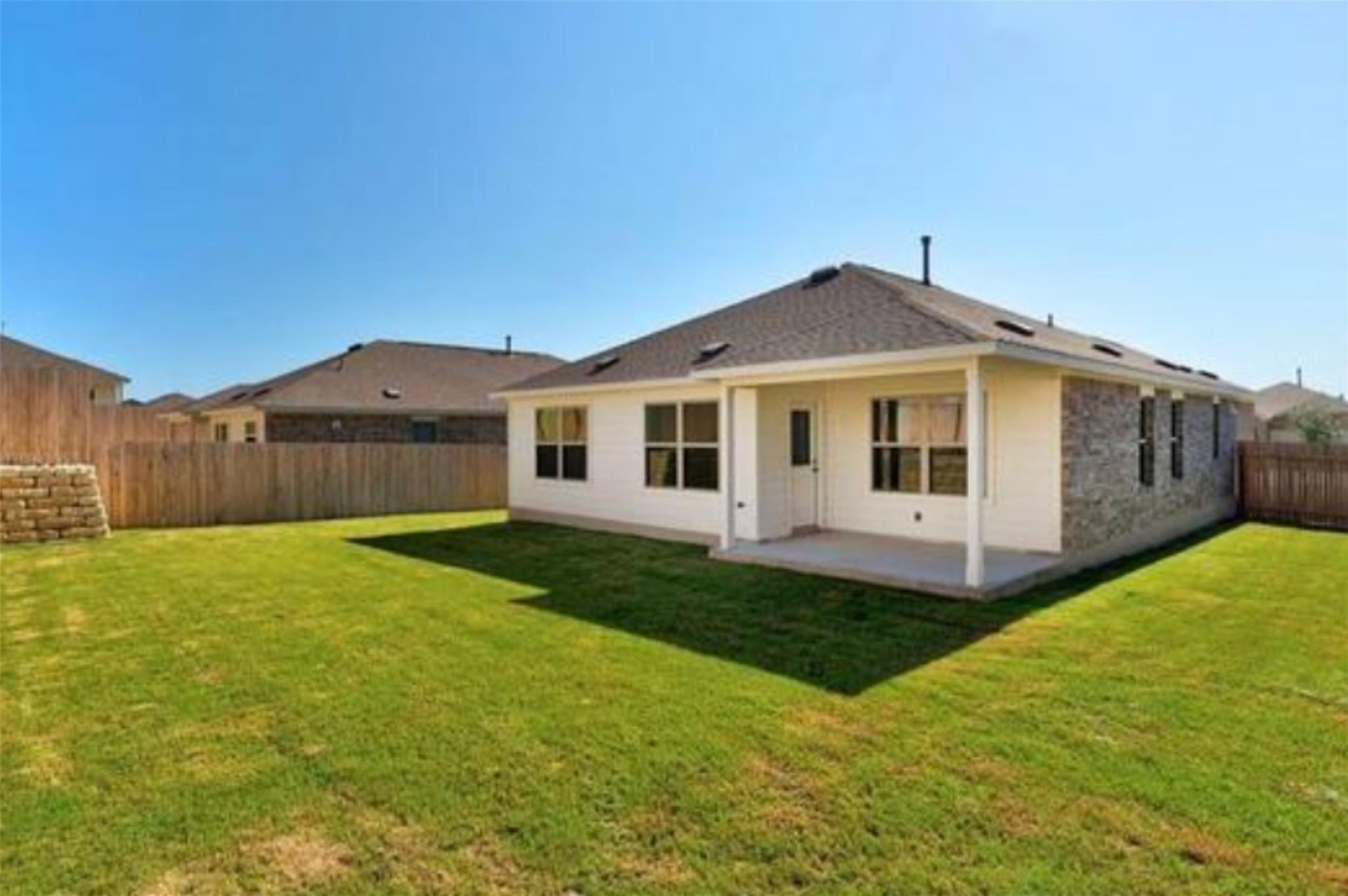 21416 Bird Wing Dr Property Photo 16