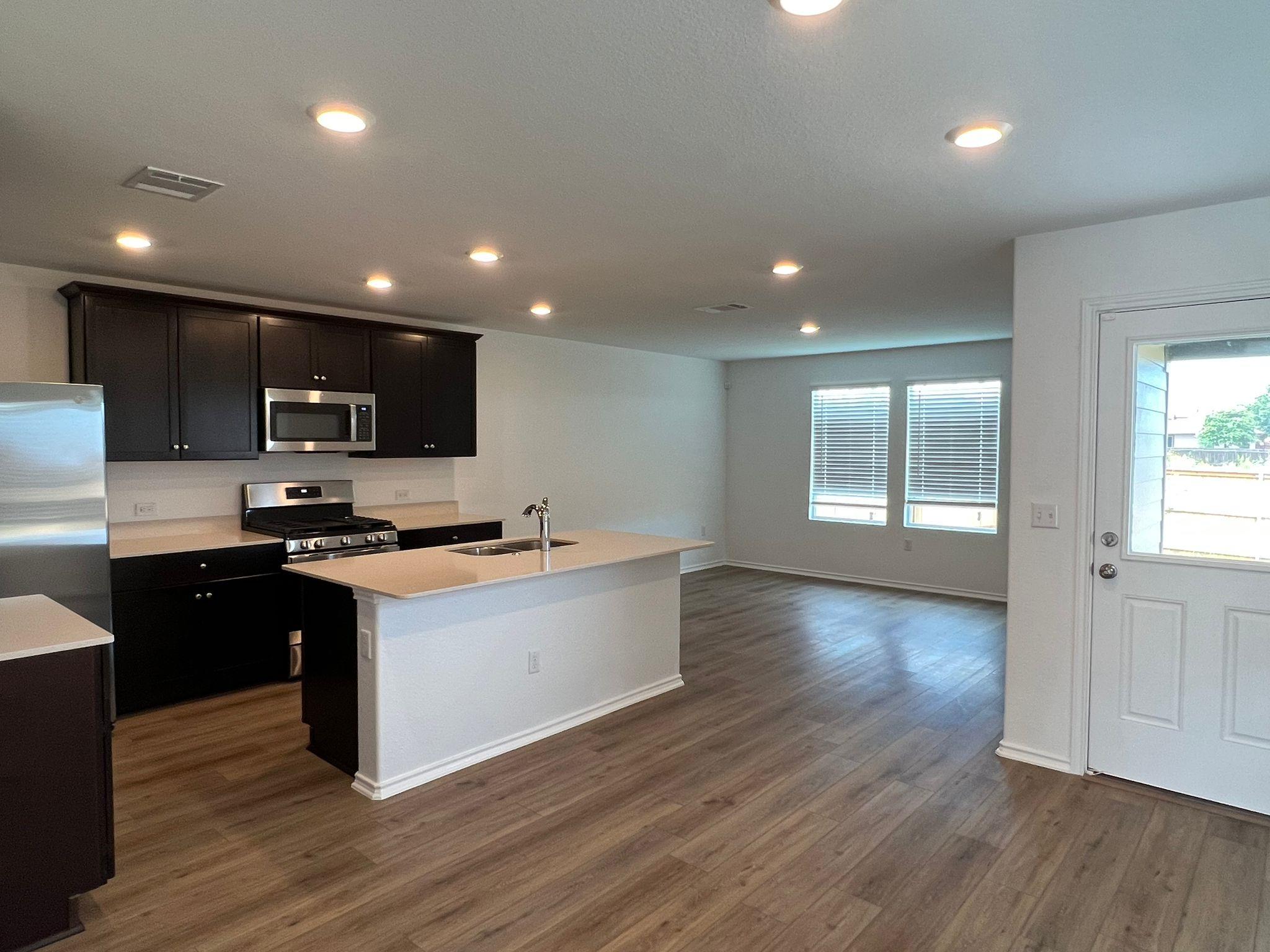 7221 Spotted Leaf Way Property Photo 5