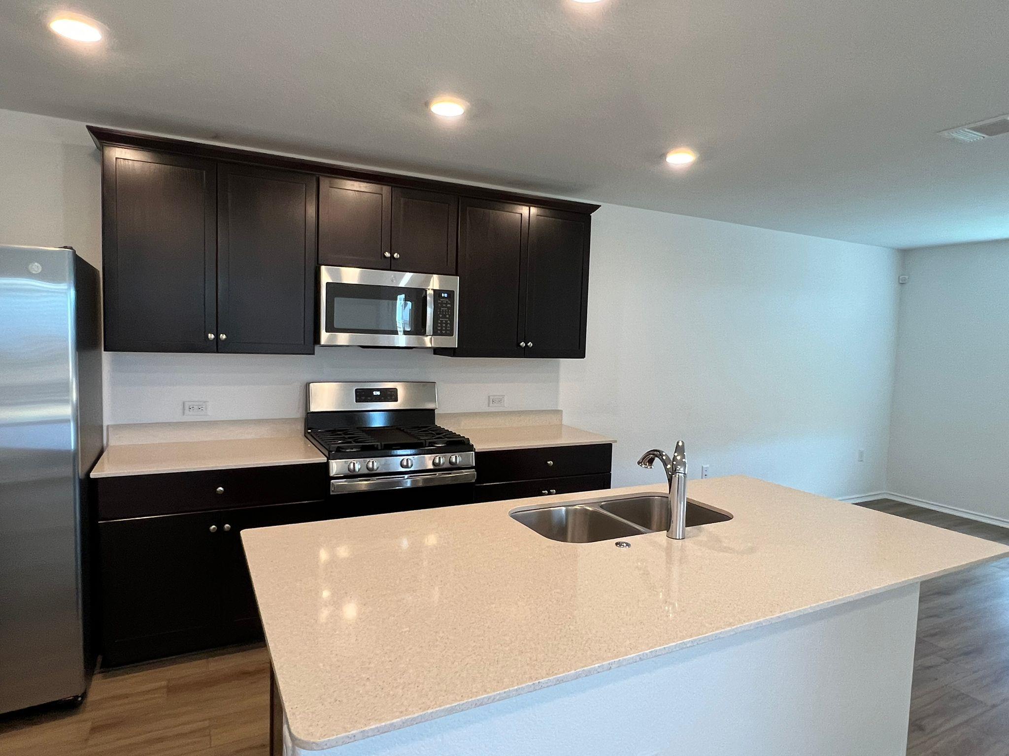 7221 Spotted Leaf Way Property Photo 6
