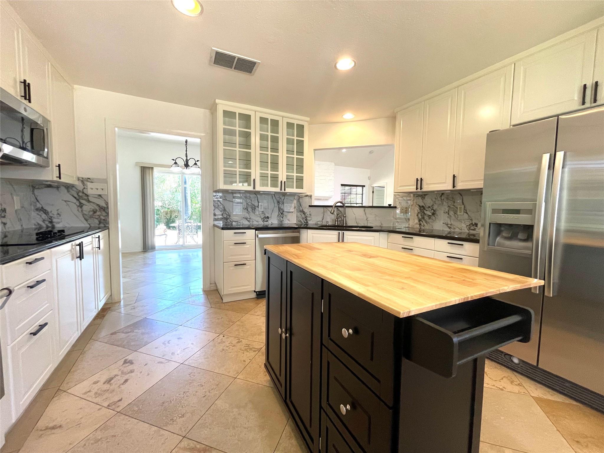 10431 Scotland Well Dr Property Photo 9