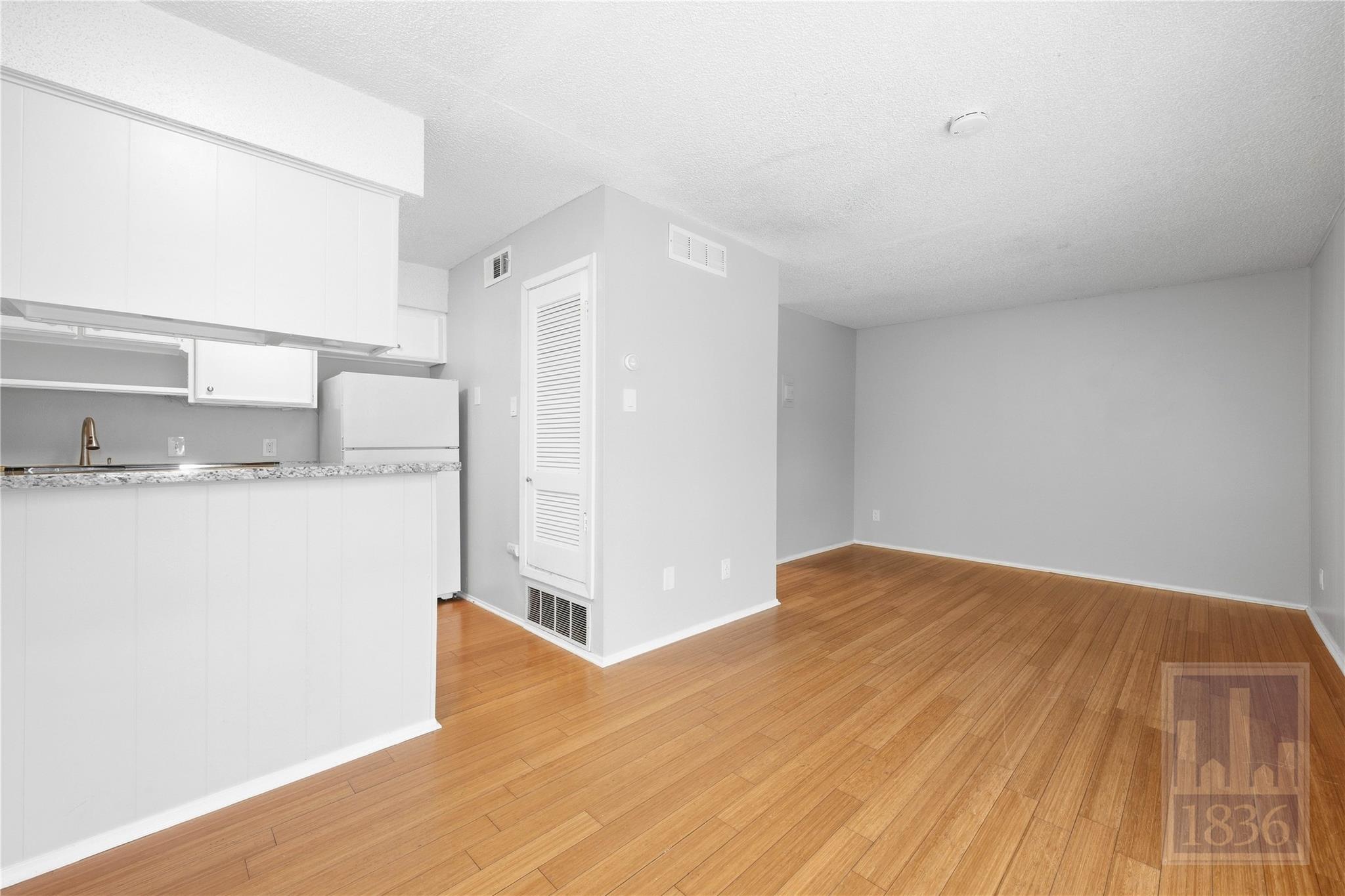 1111 W 10th St #209 Property Photo 12