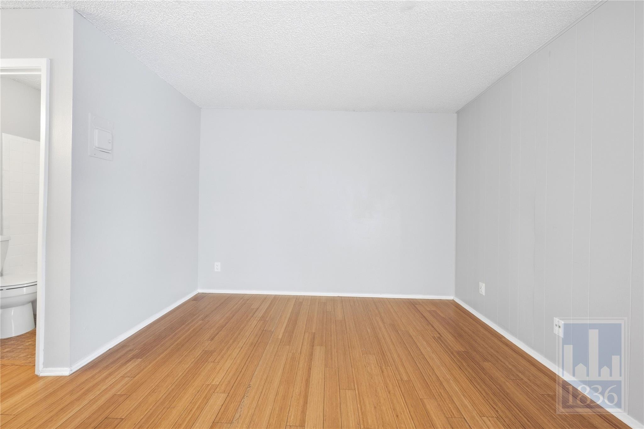 1111 W 10th St #209 Property Photo 14