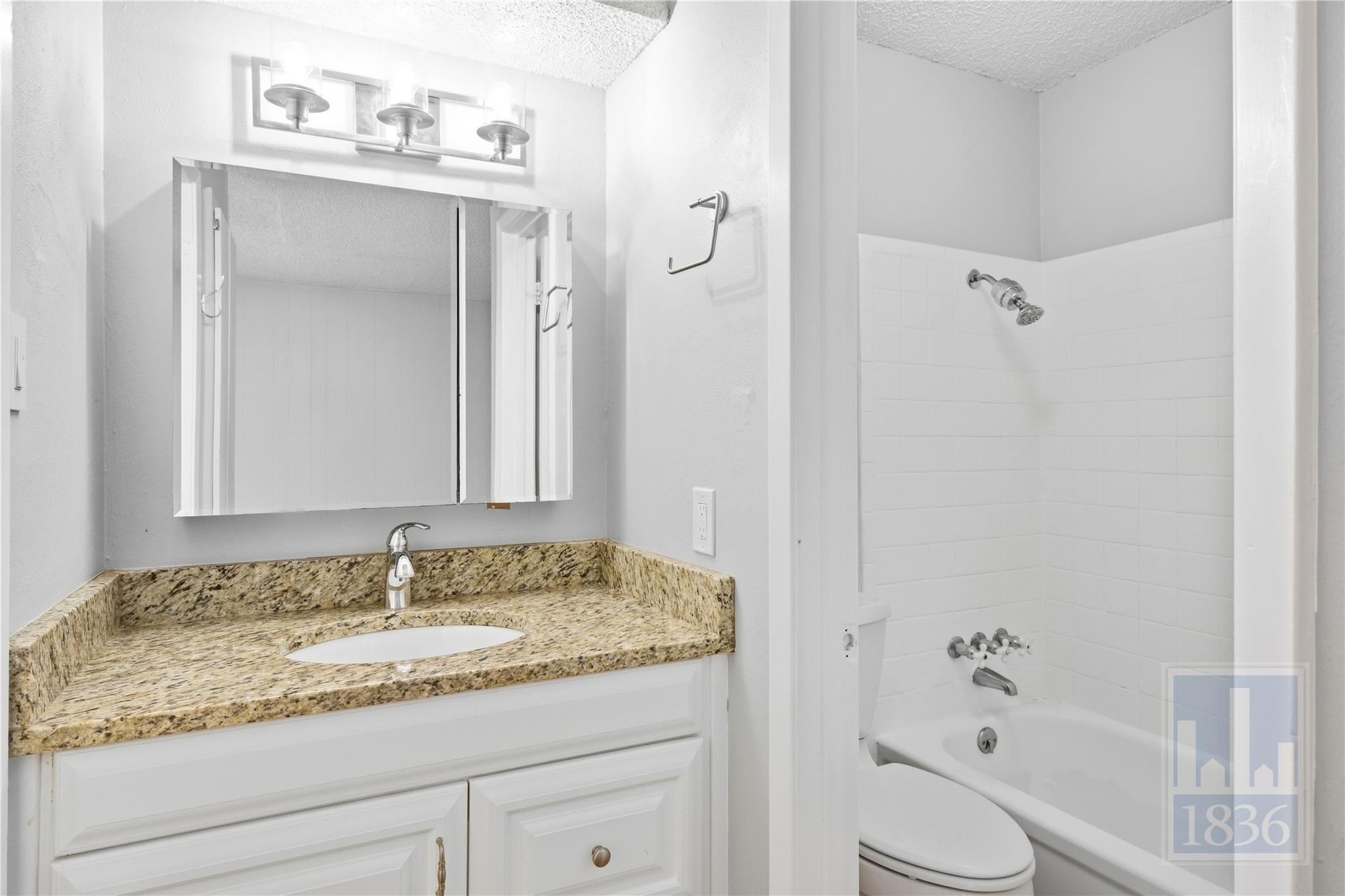 1111 W 10th St #209 Property Photo 17