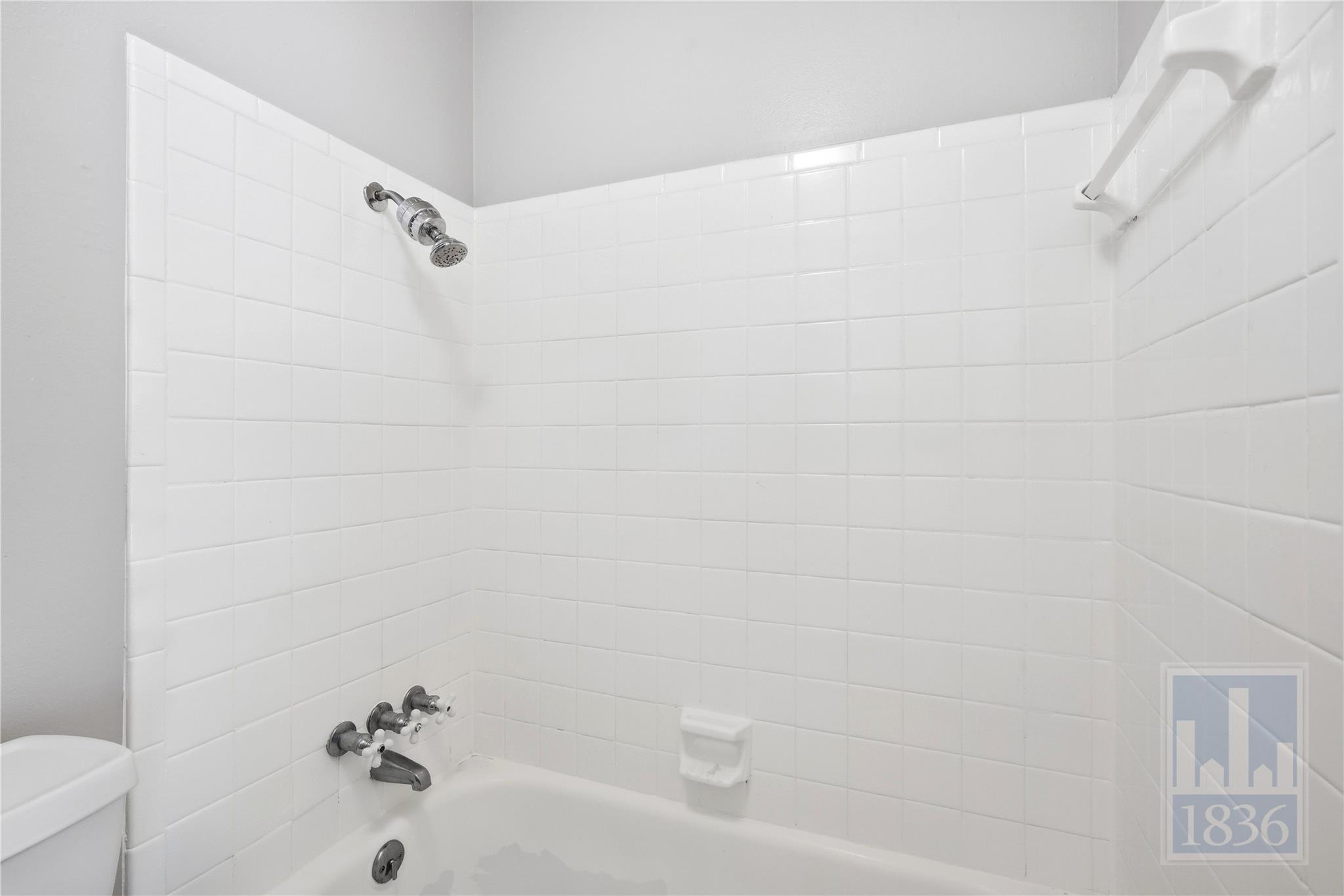 1111 W 10th St #209 Property Photo 18