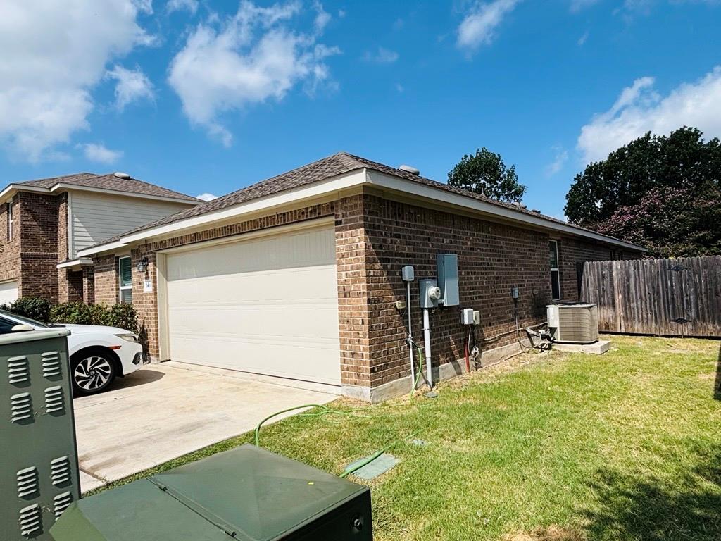 1410 Walden Pond Dr Property Photo 2