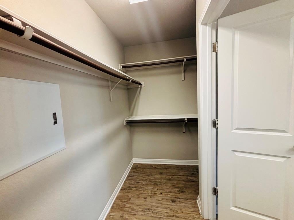 1410 Walden Pond Dr Property Photo 12