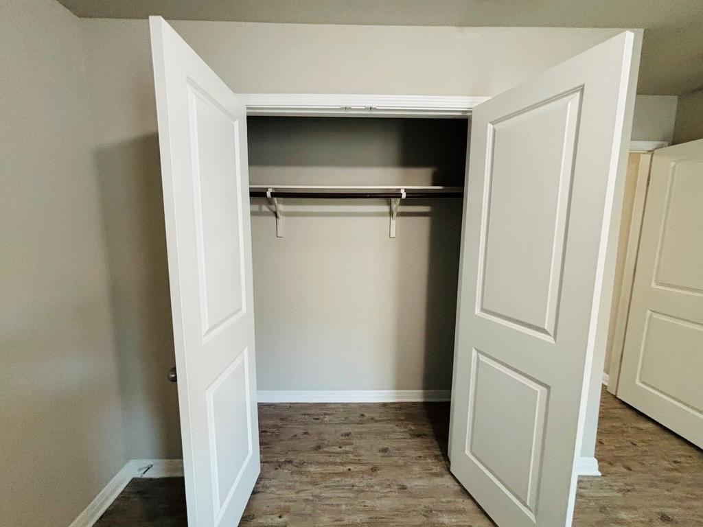 1410 Walden Pond Dr Property Photo 17