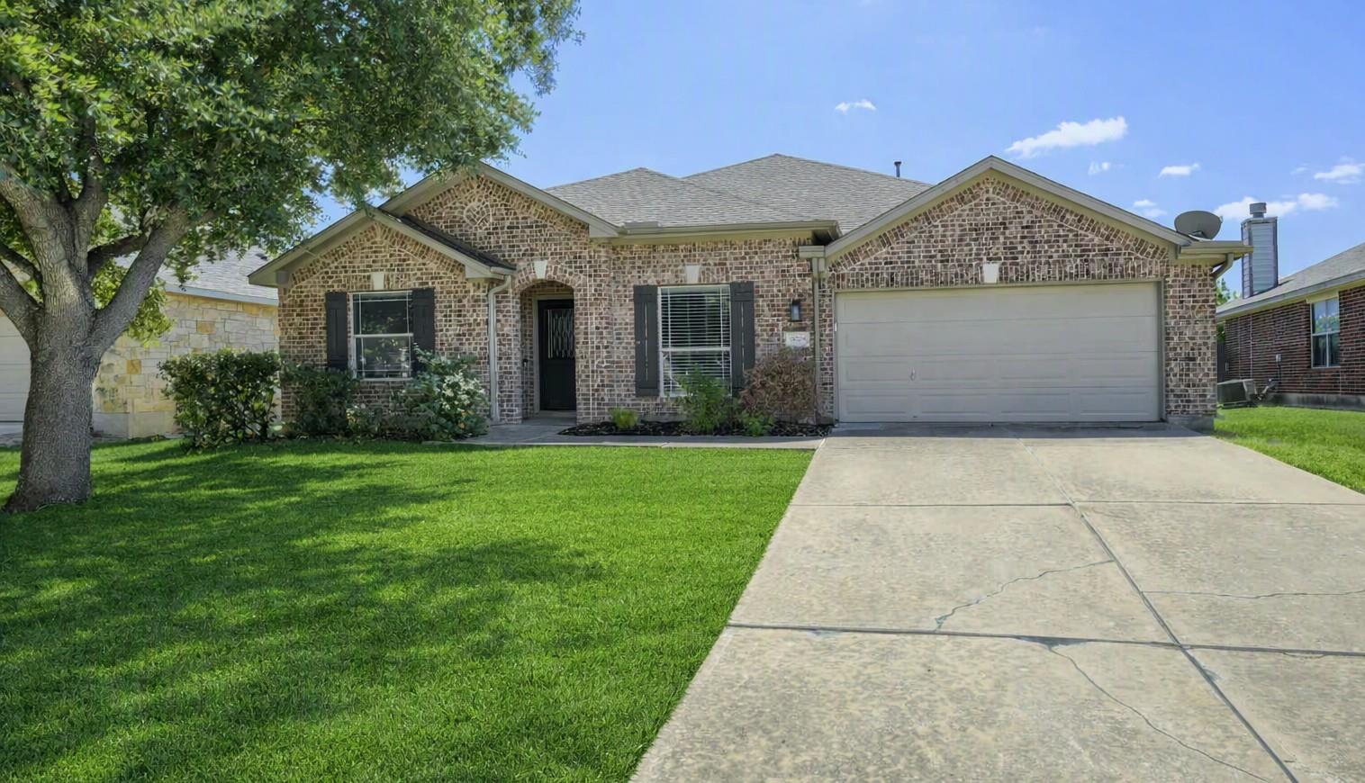 18705 Deep Water Dr Property Photo 2