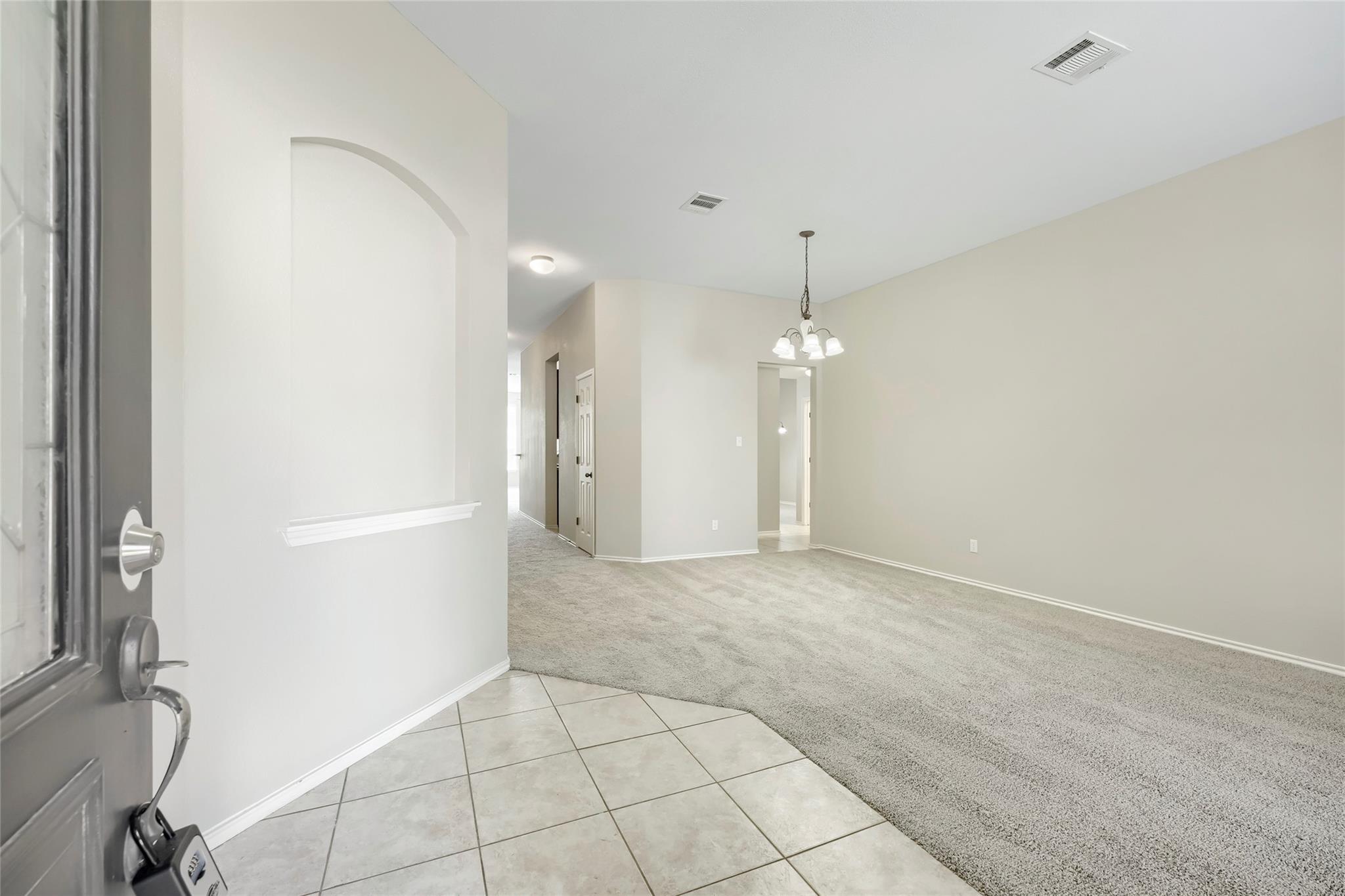 18705 Deep Water Dr Property Photo 3