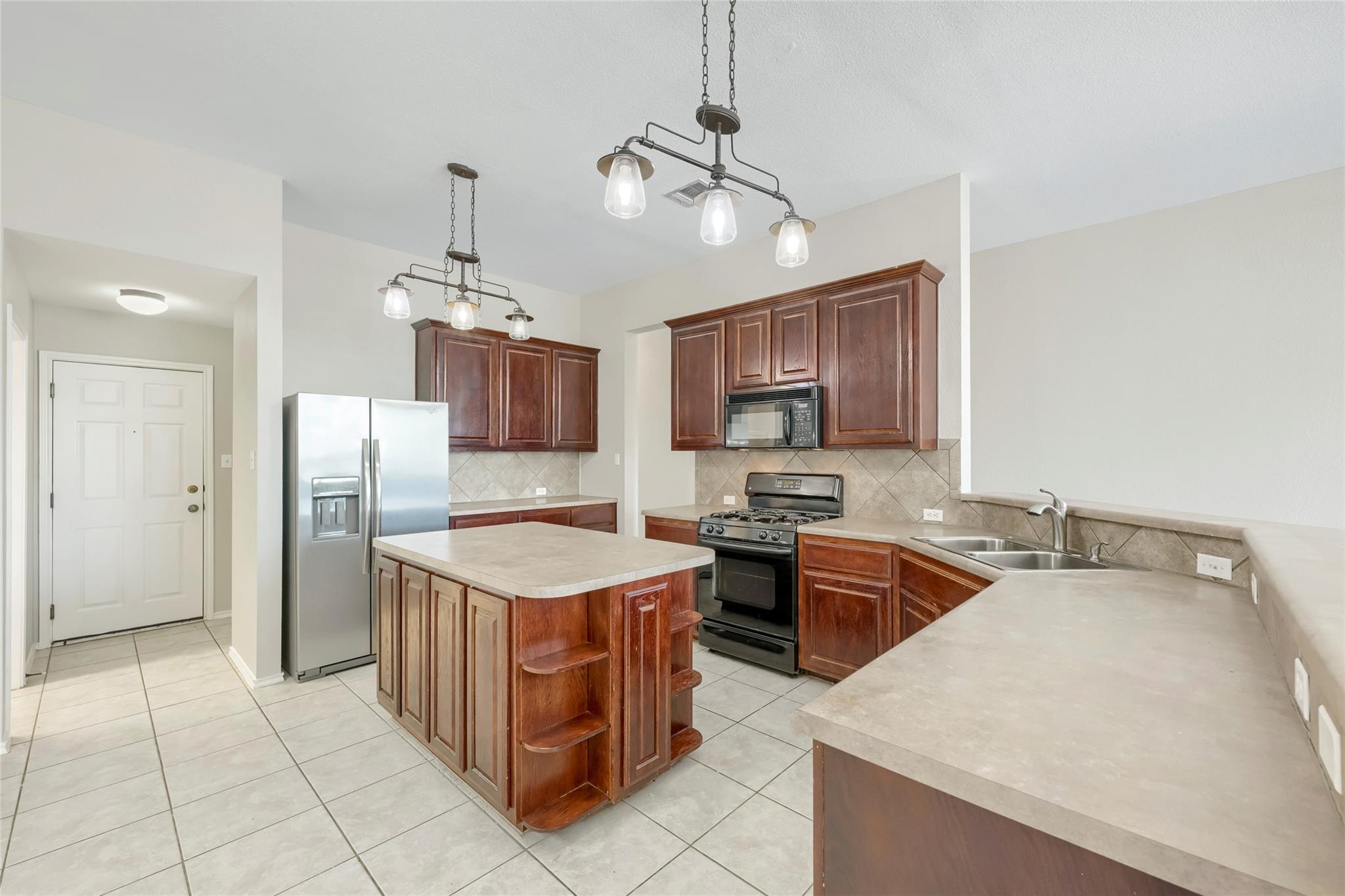 18705 Deep Water Dr Property Photo 8