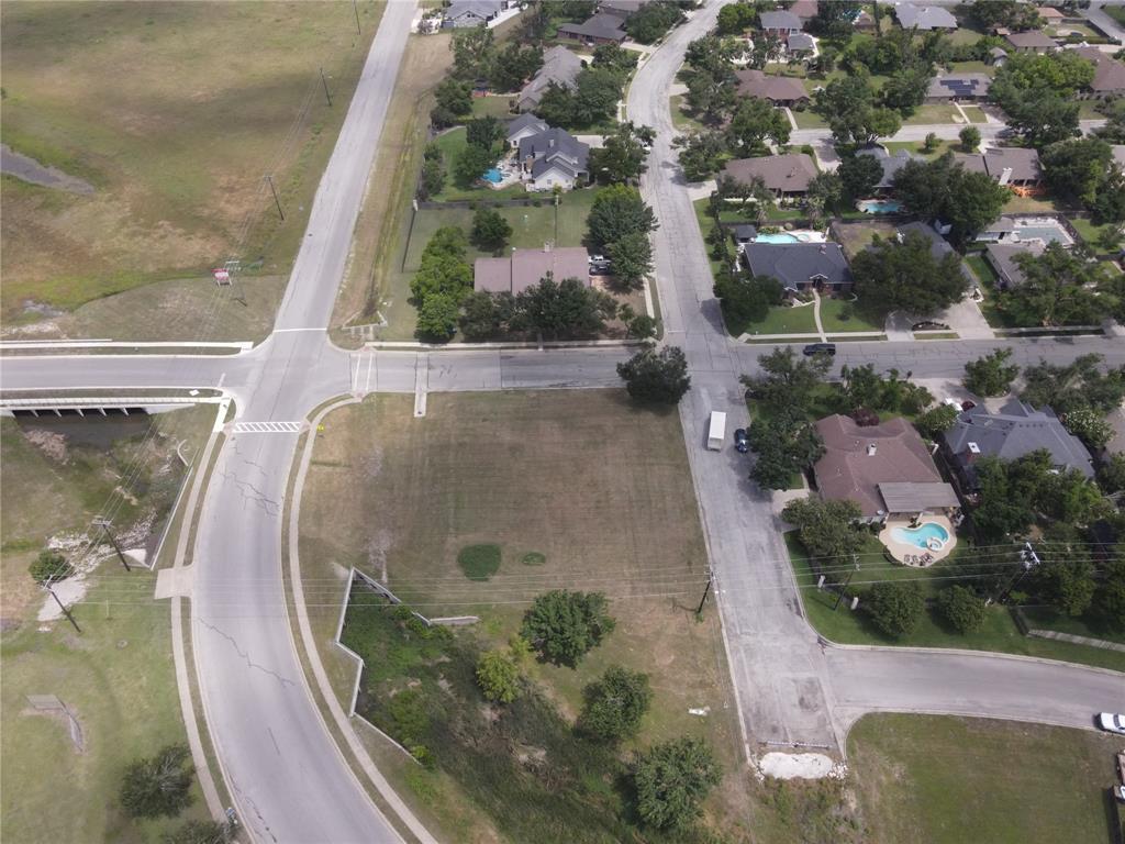 3949 Pinehurst Dr Property Photo 6