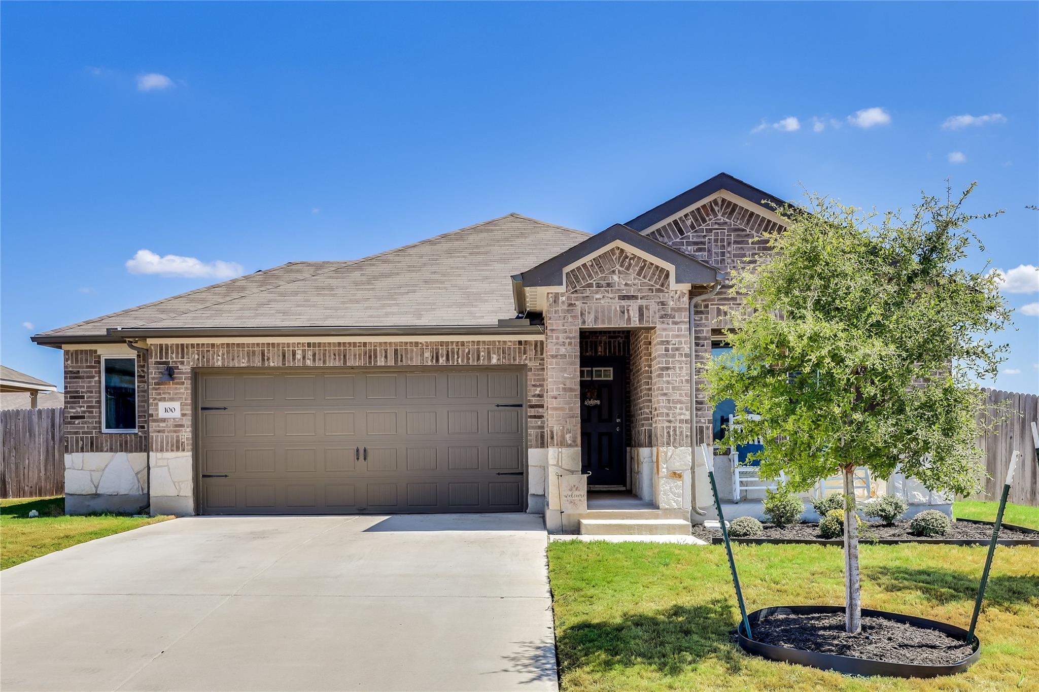 100 Contrada Grace Ln Property Photo 1