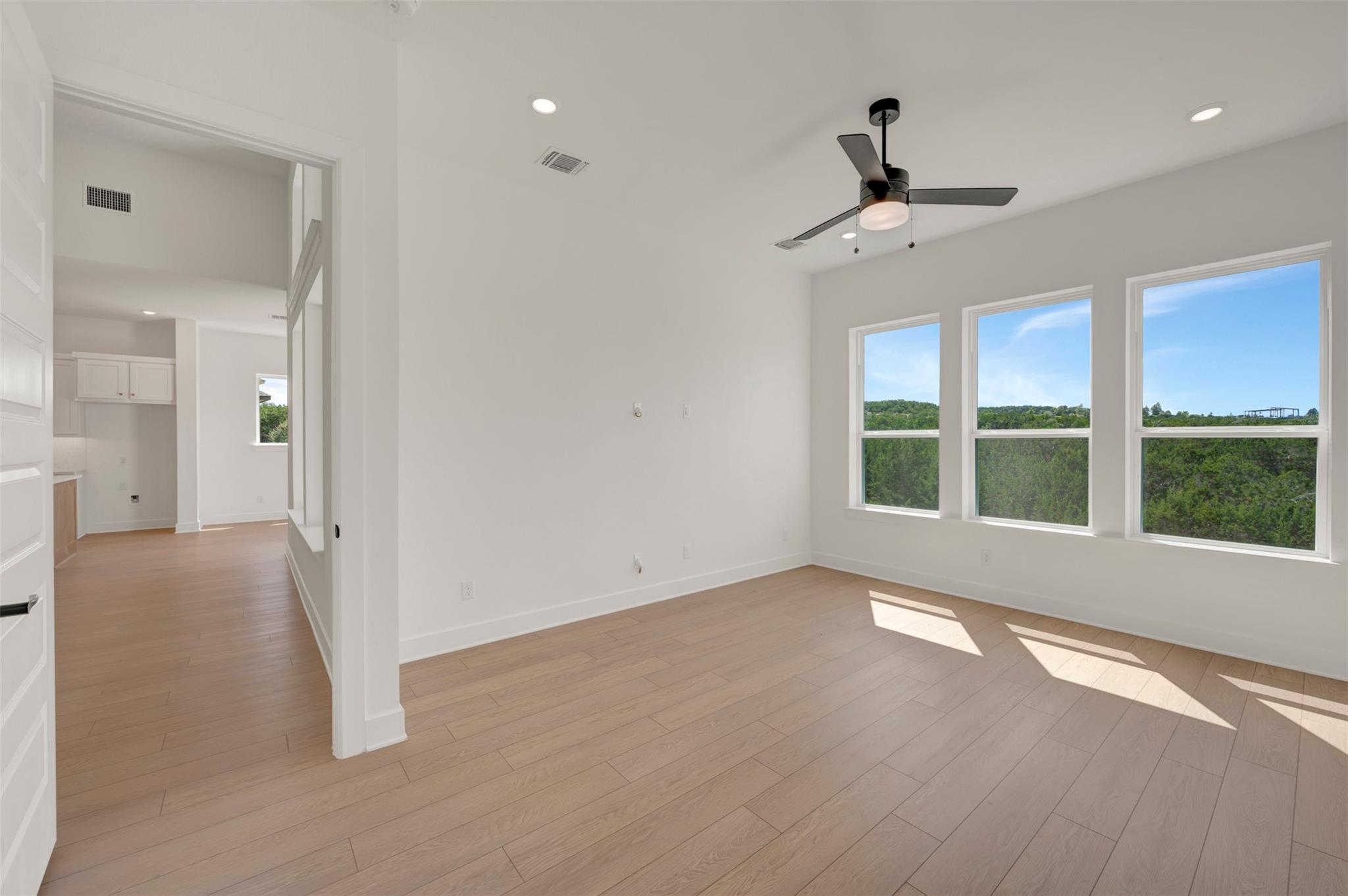 684 Iron Willow Loop Property Photo 9
