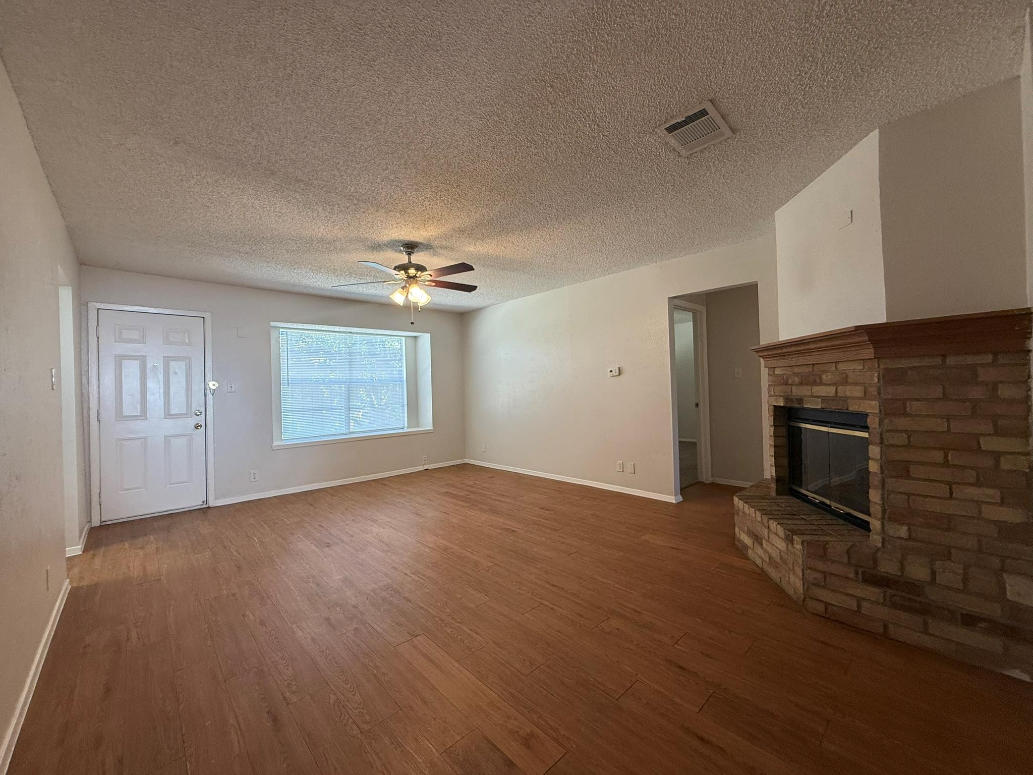 1108 Echo Ln Property Photo 3