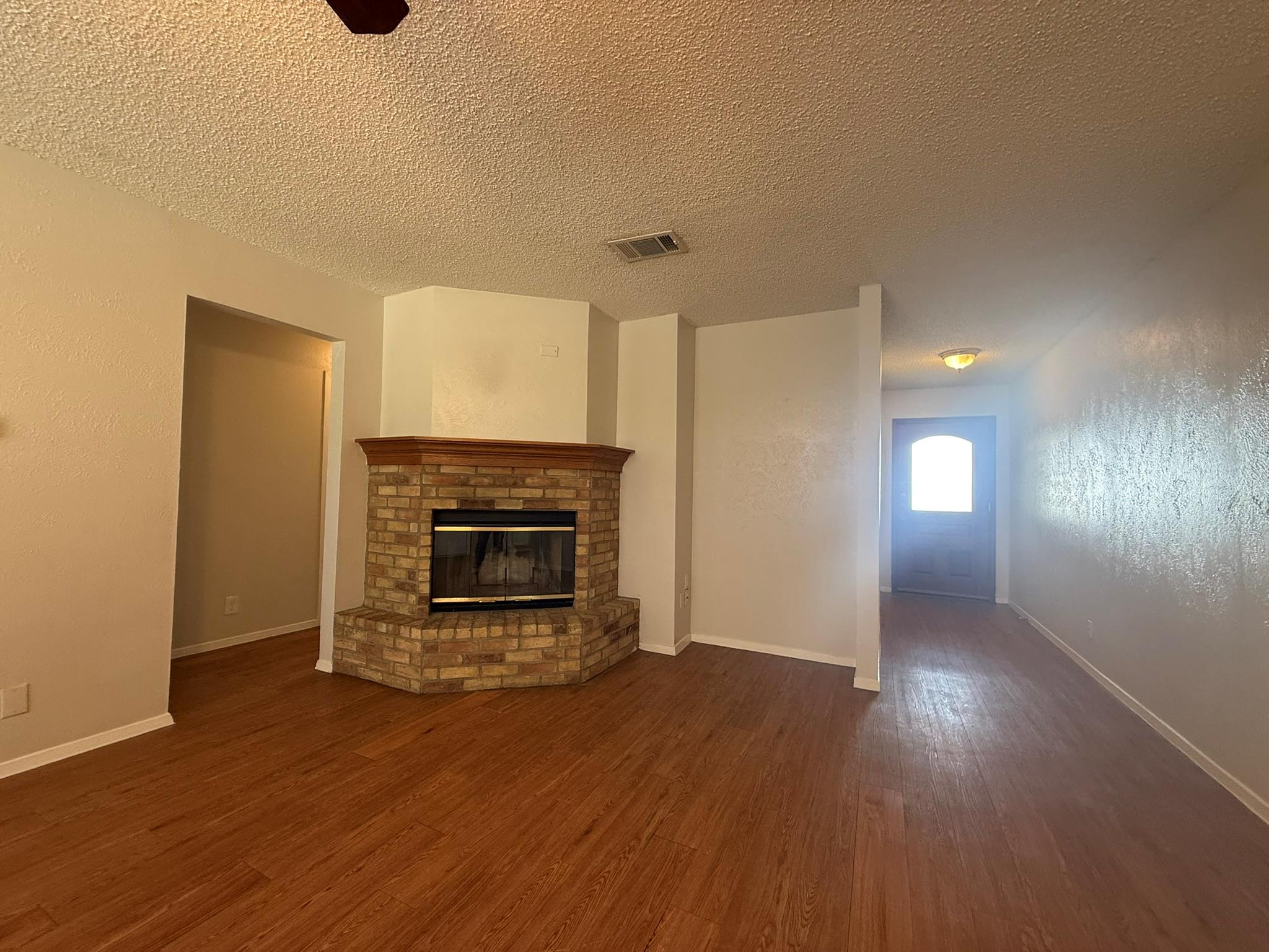 1108 Echo Ln Property Photo 5