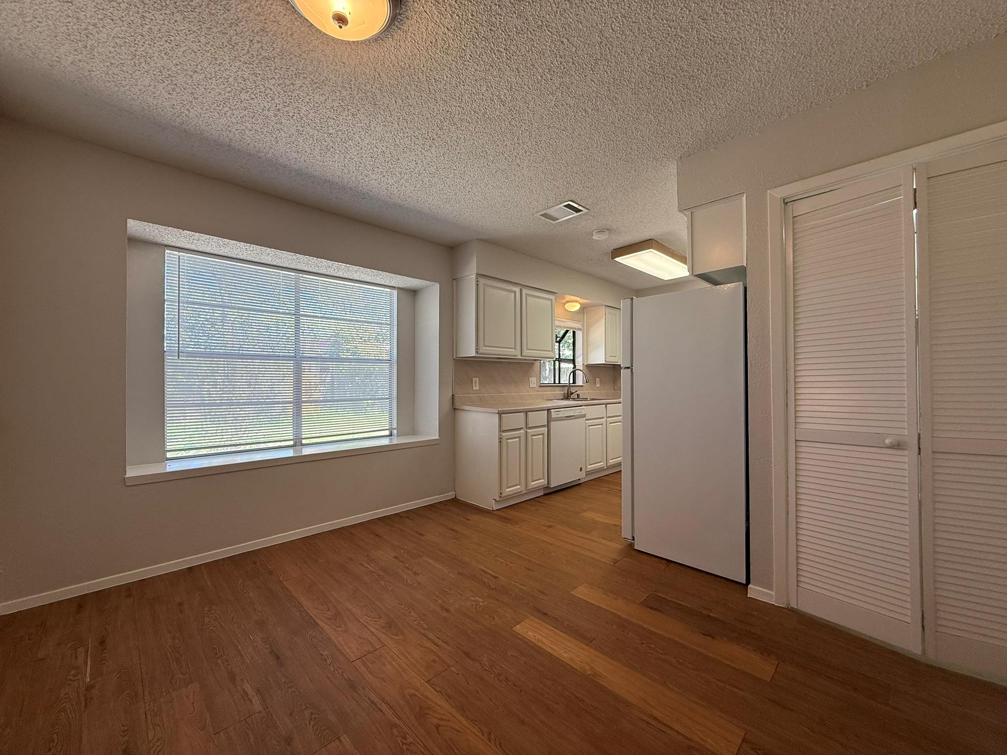 1108 Echo Ln Property Photo 11