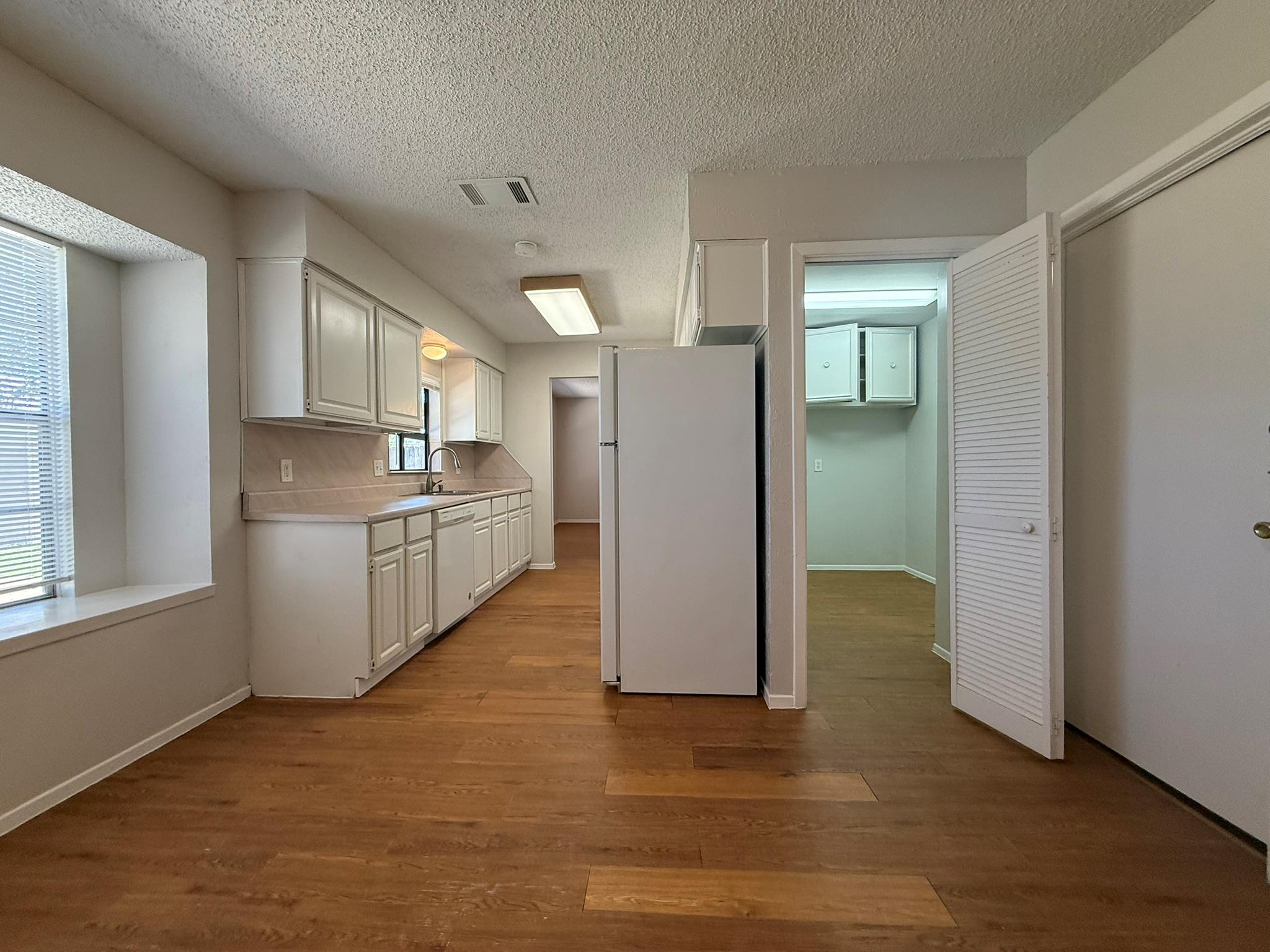 1108 Echo Ln Property Photo 14
