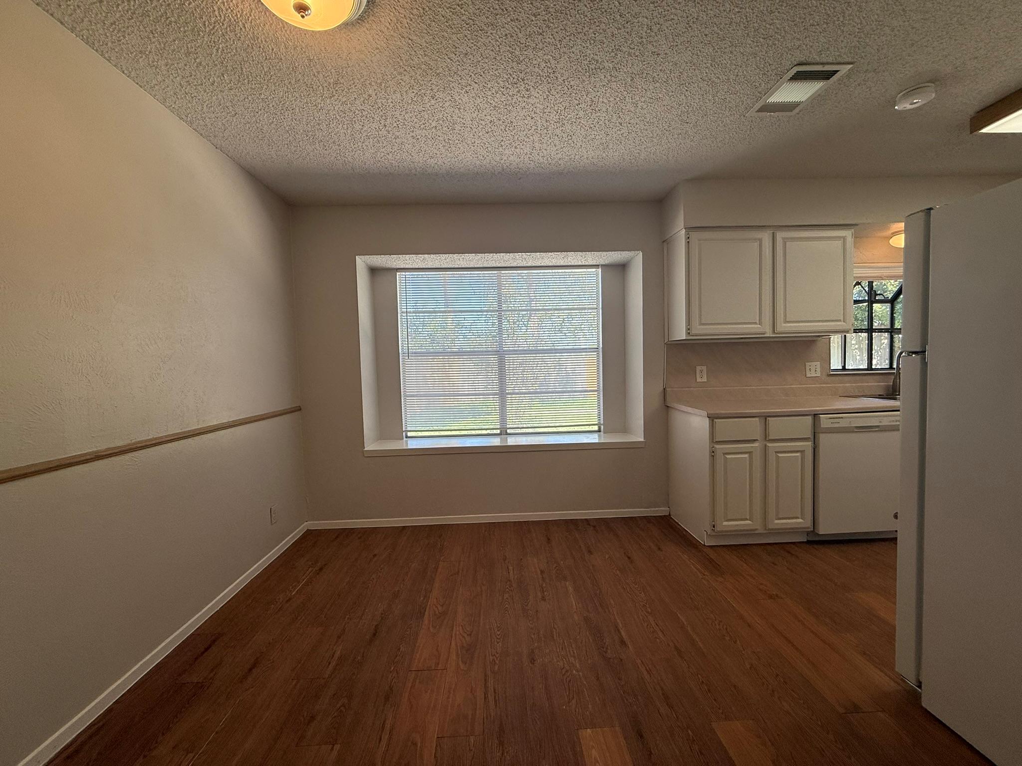 1108 Echo Ln Property Photo 15
