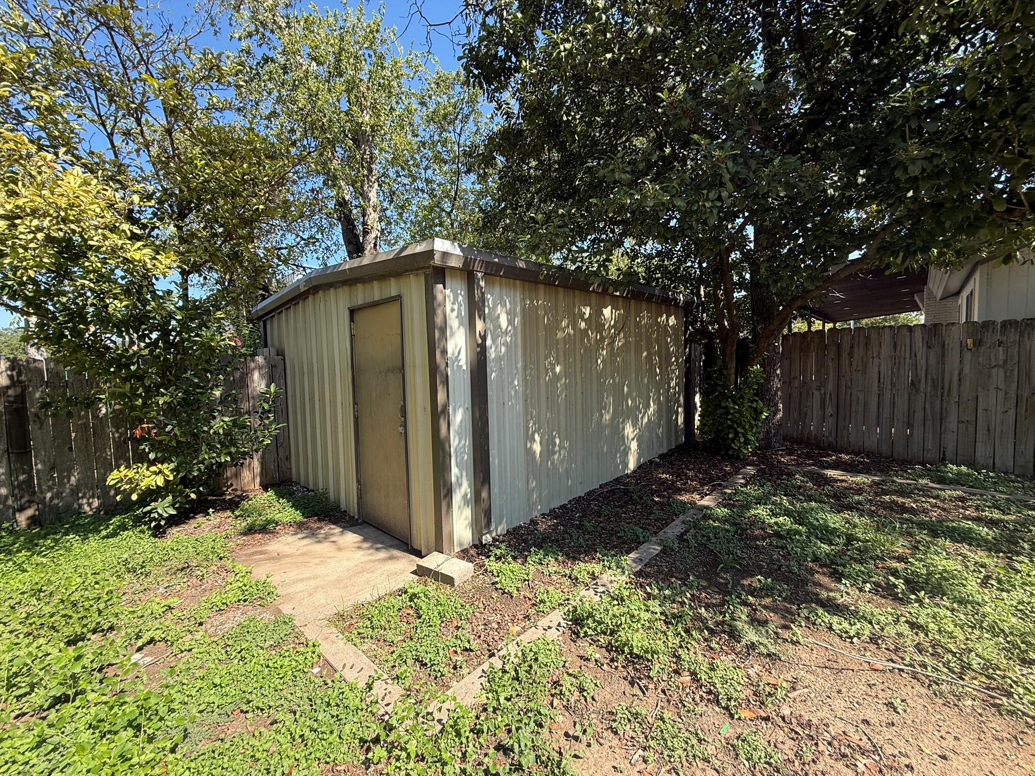 1108 Echo Ln Property Photo 36