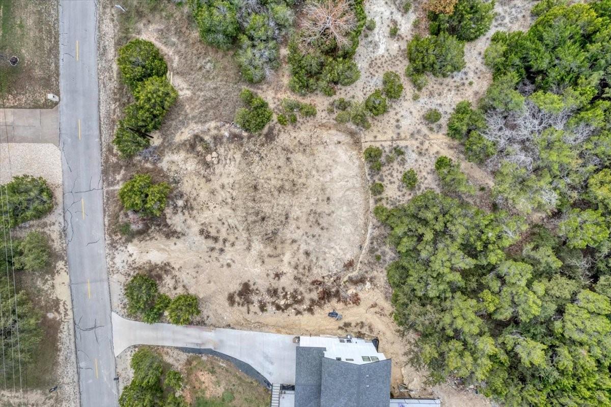 312 Alloway Dr Property Photo 2