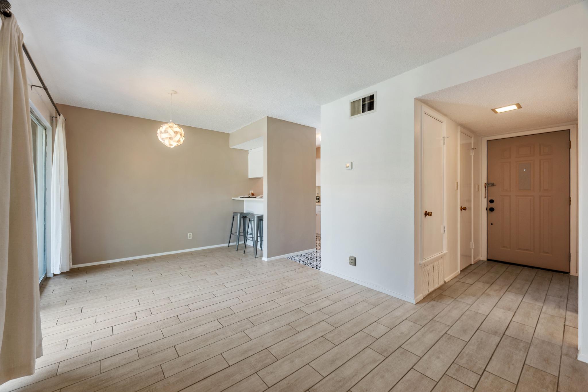 500 E Riverside Dr #119 Property Photo 10