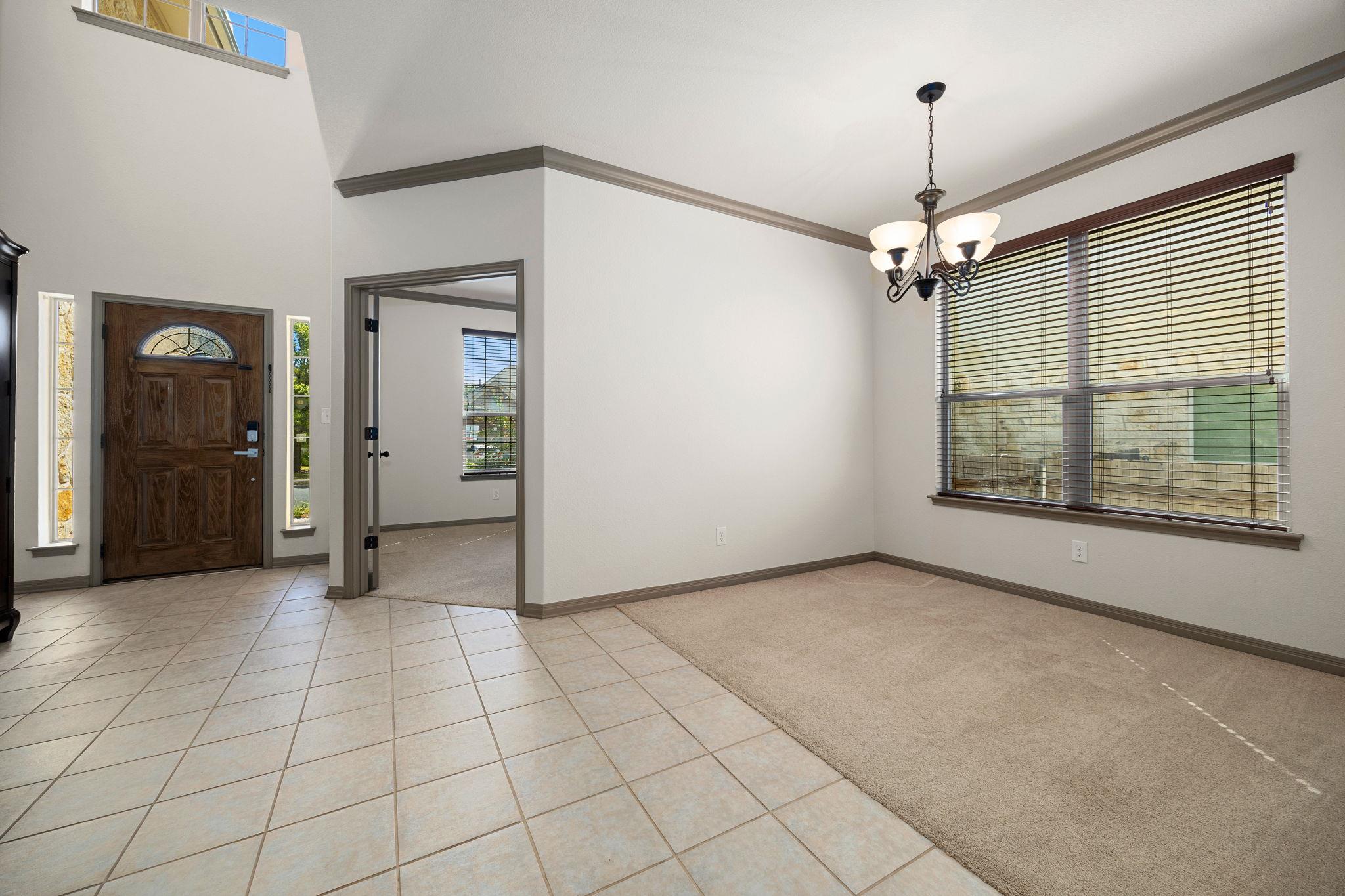 8608 Alophia Dr Property Photo 3