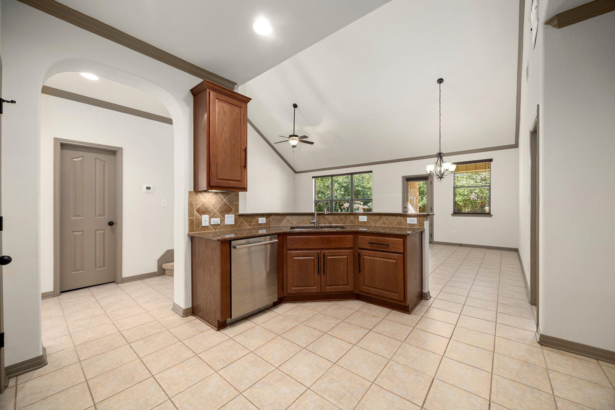 8608 Alophia Dr Property Photo 13