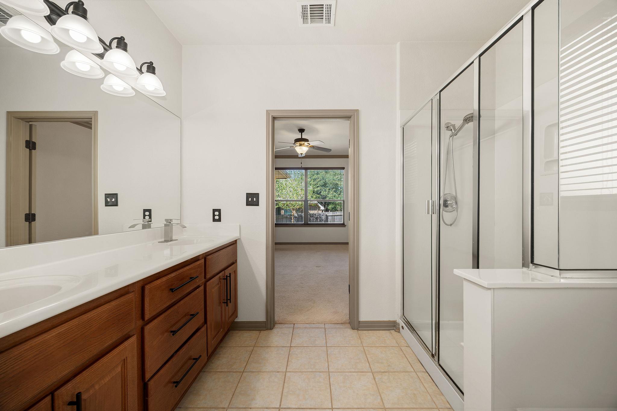 8608 Alophia Dr Property Photo 17