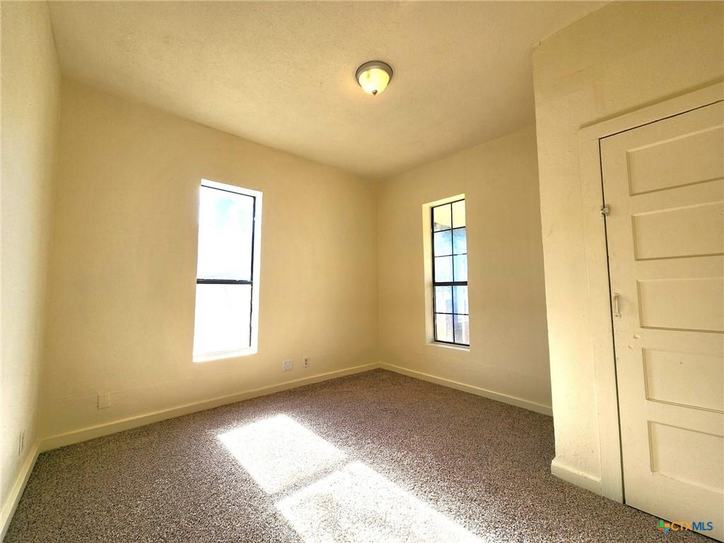 209 S 27th St Property Photo 14