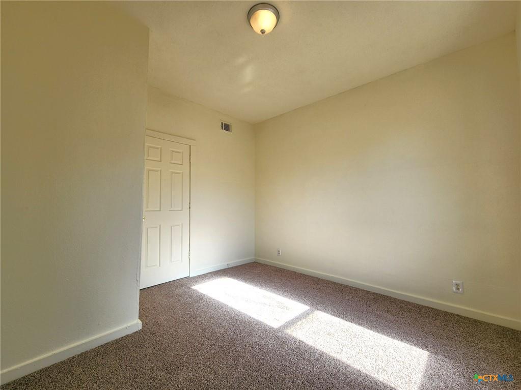 209 S 27th St Property Photo 16