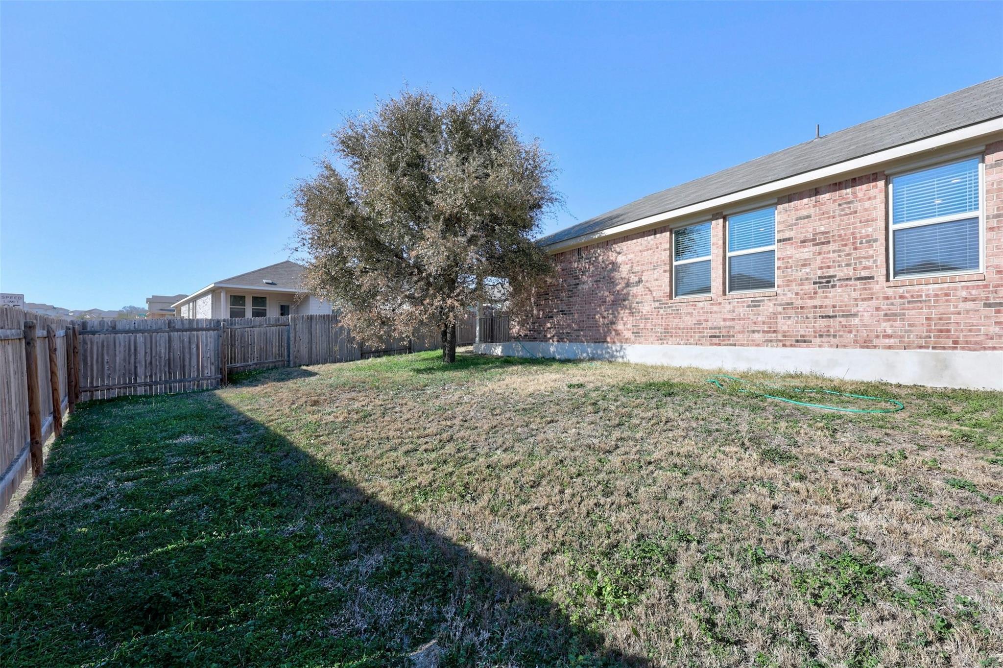 240 Nw Mcfarland St Property Photo 25