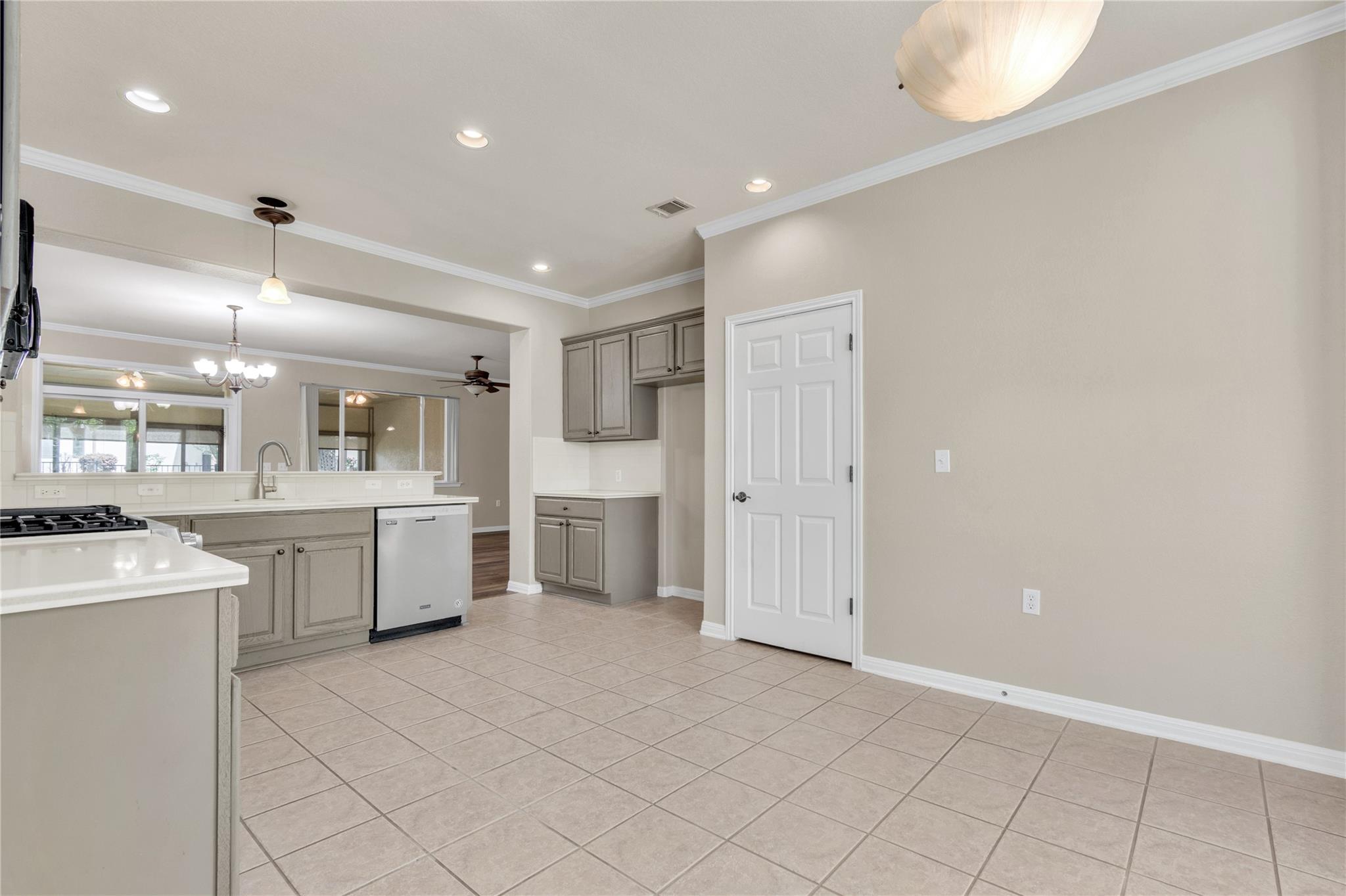 409 Rio Grande Loop Property Photo 9