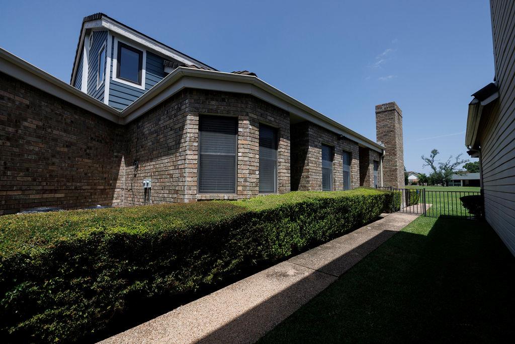 5 Champions Ln Property Photo 4