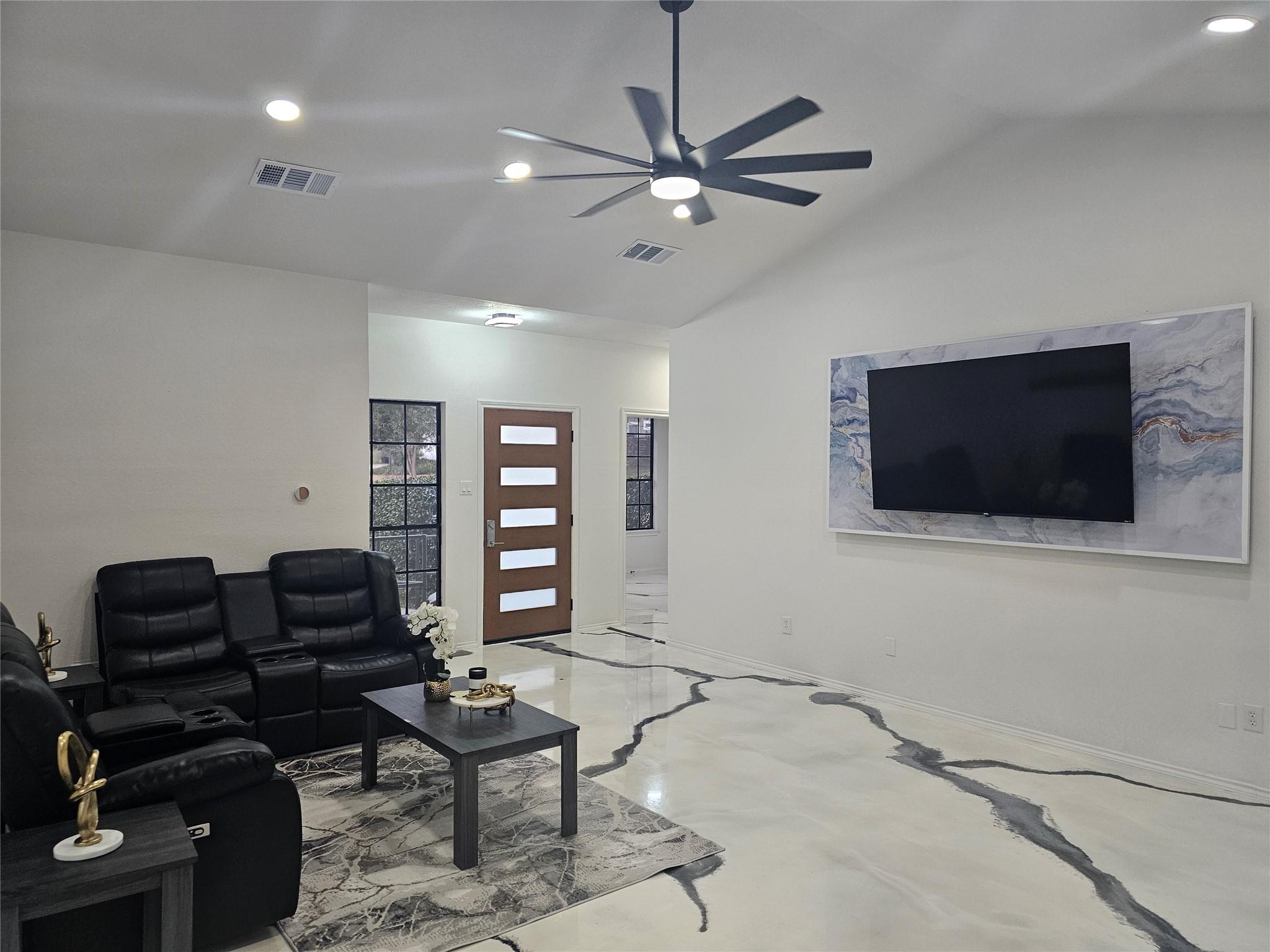 11806 Prairie Hen Ln Property Photo 5