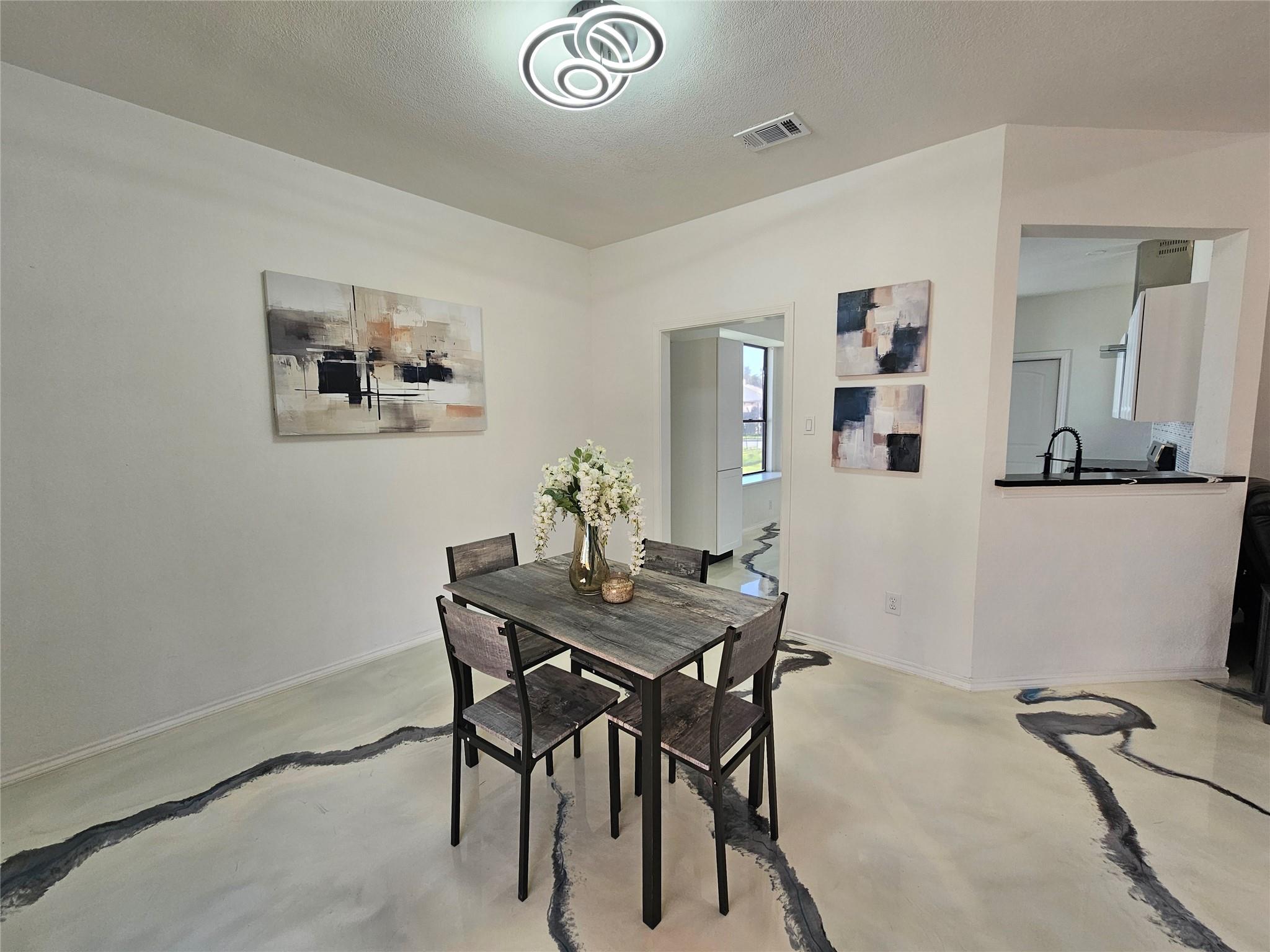 11806 Prairie Hen Ln Property Photo 6