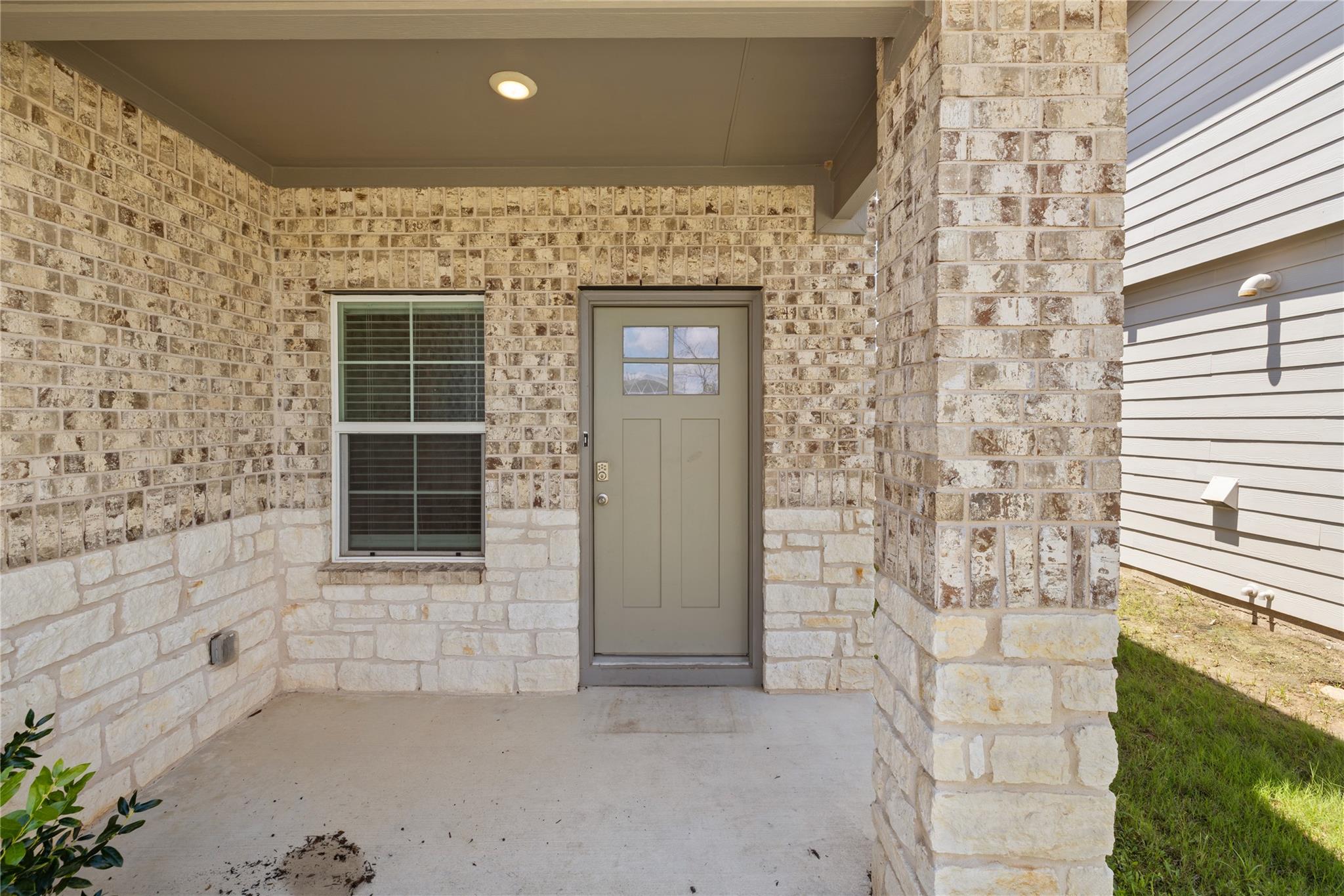 2905 Maryanne Ln Property Photo 3