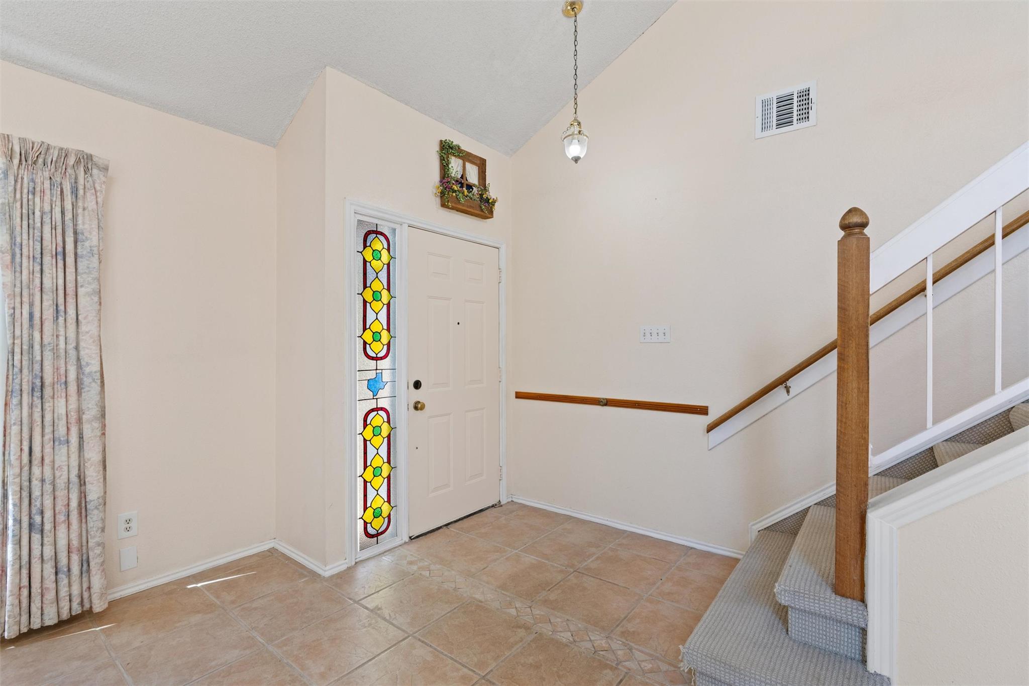 12319 Yarmont Way Property Photo 3