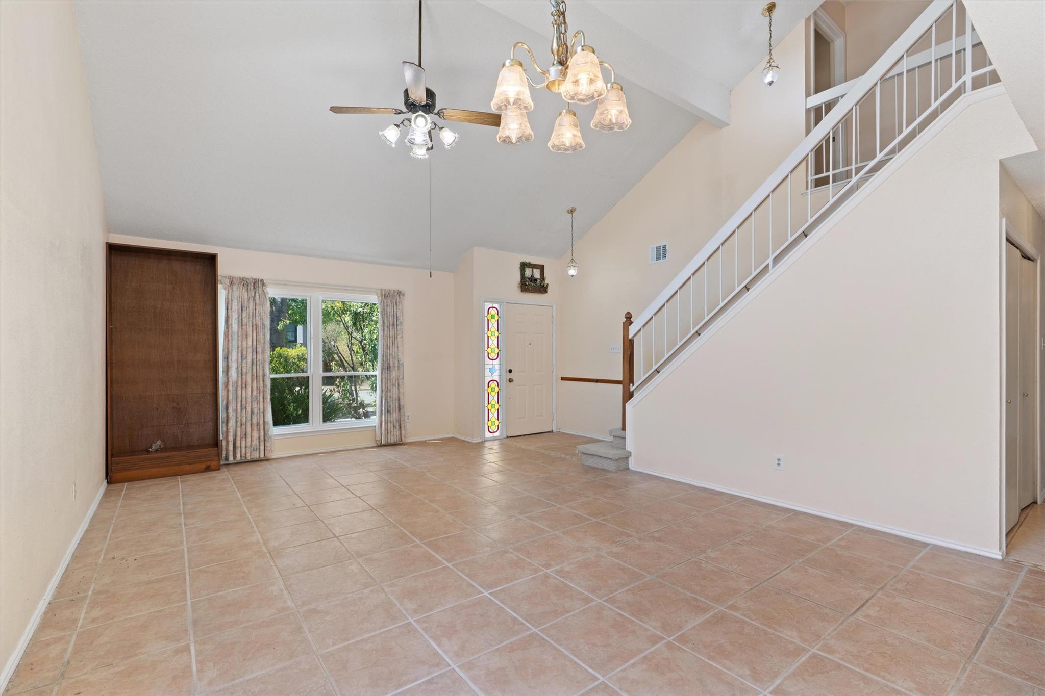 12319 Yarmont Way Property Photo 5