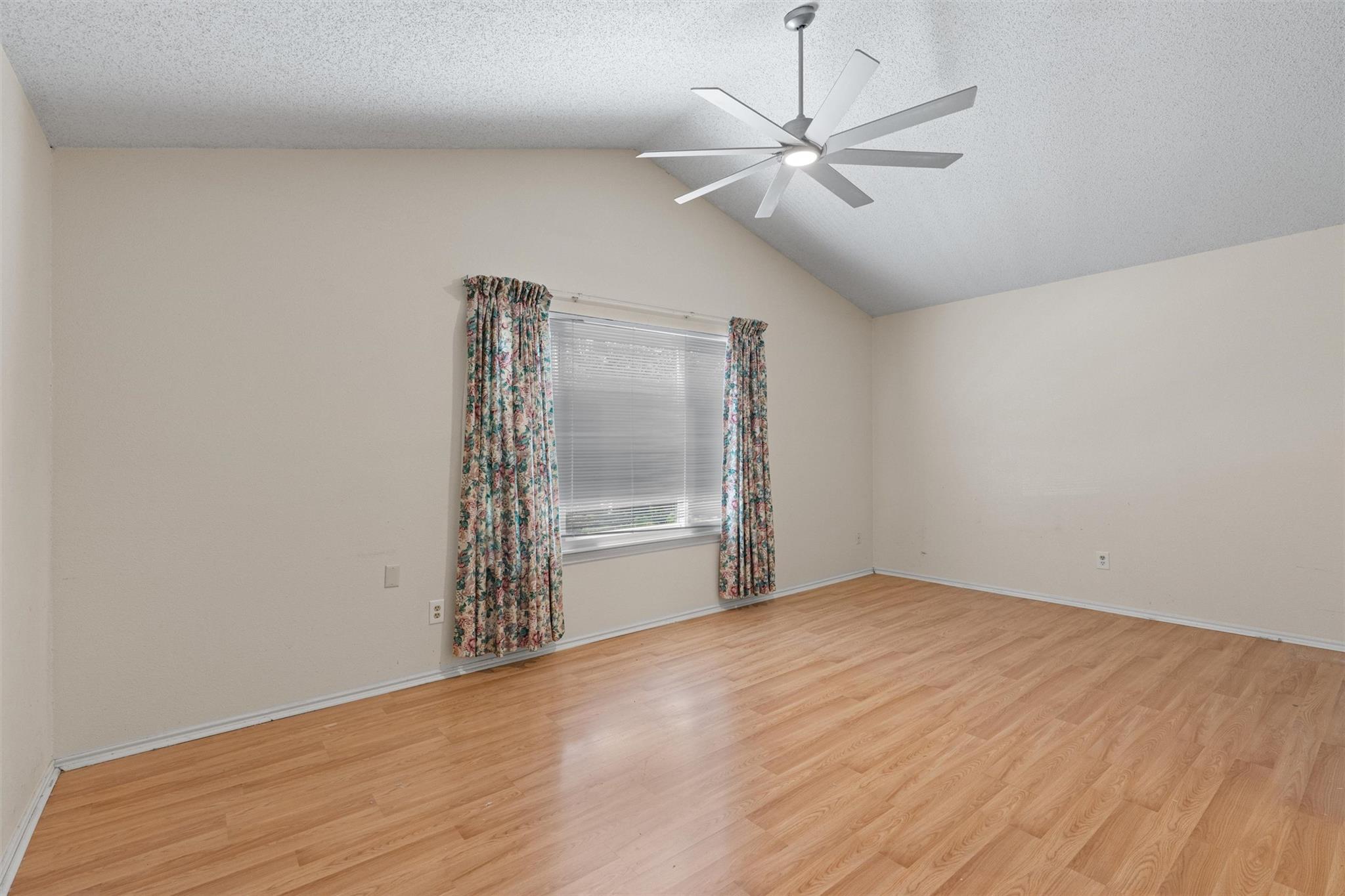 12319 Yarmont Way Property Photo 14