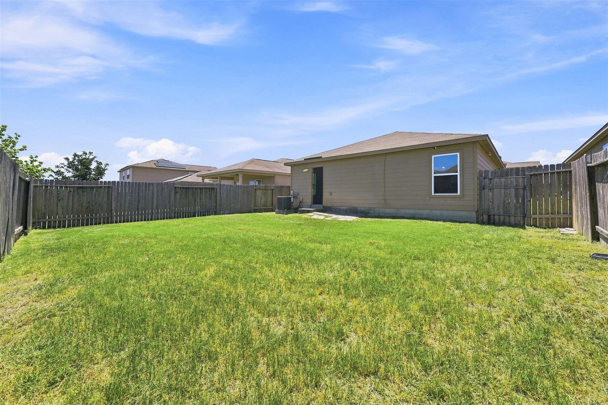 360 Farmer Ln Property Photo 1