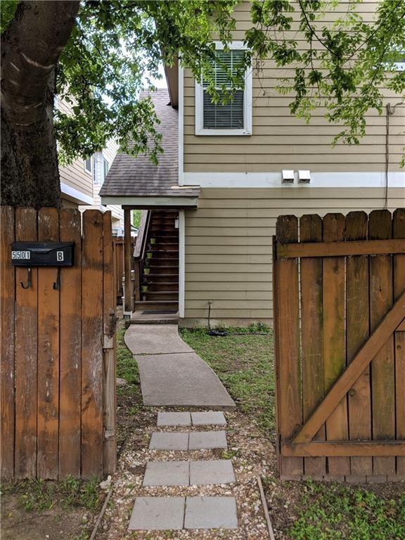 5501 Duval B St B Property Photo