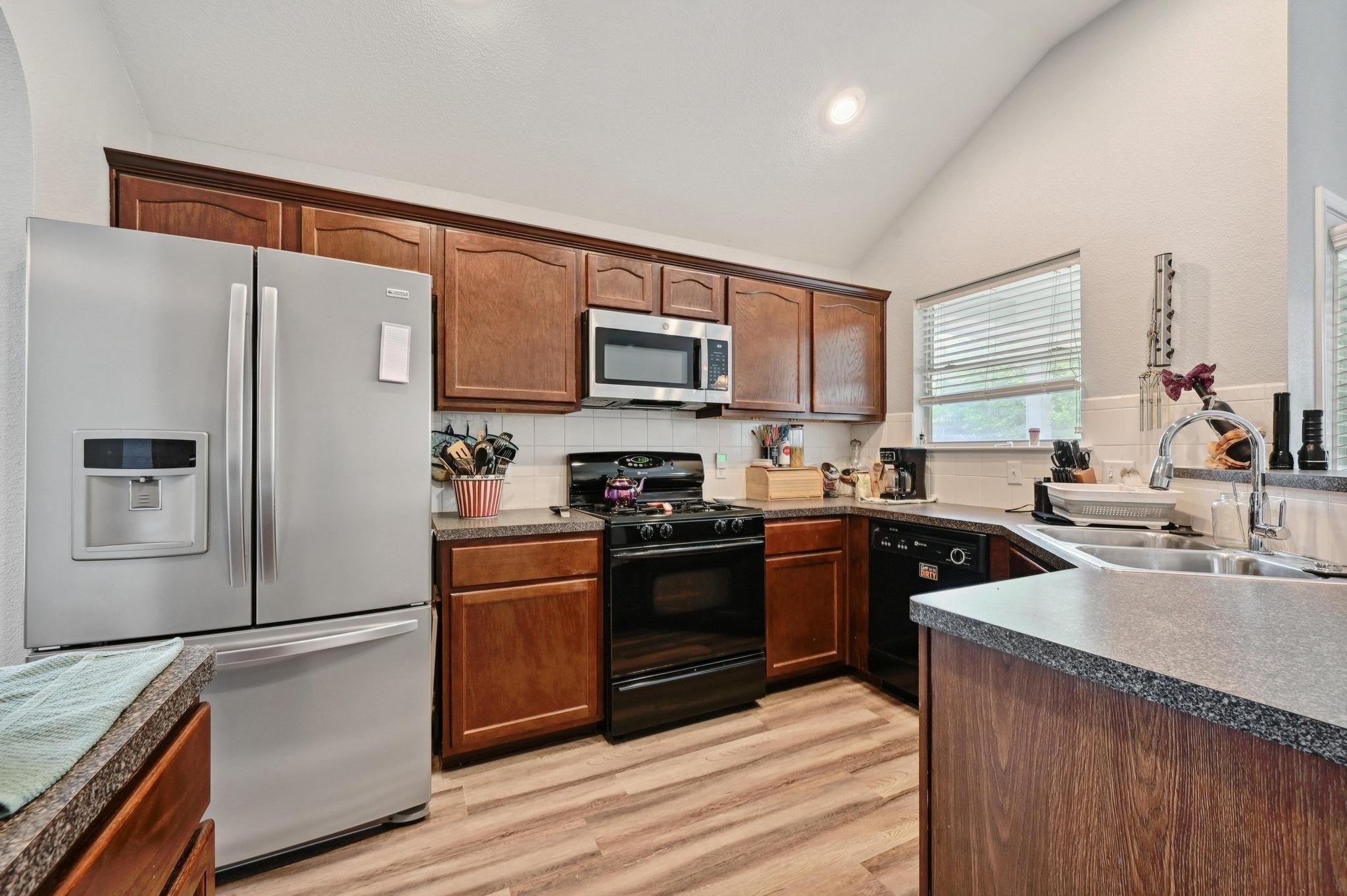 8505 Shallot Way Property Photo 12