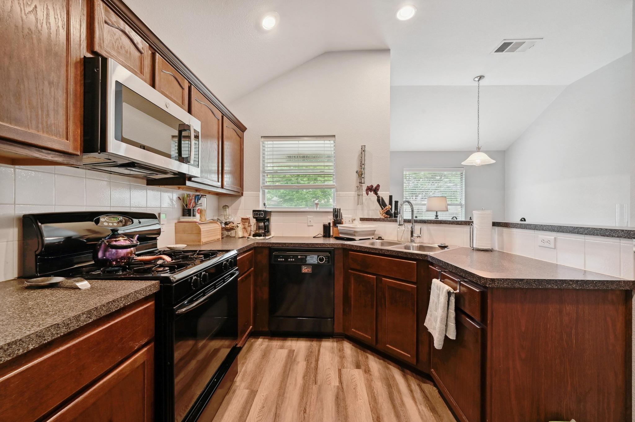 8505 Shallot Way Property Photo 13