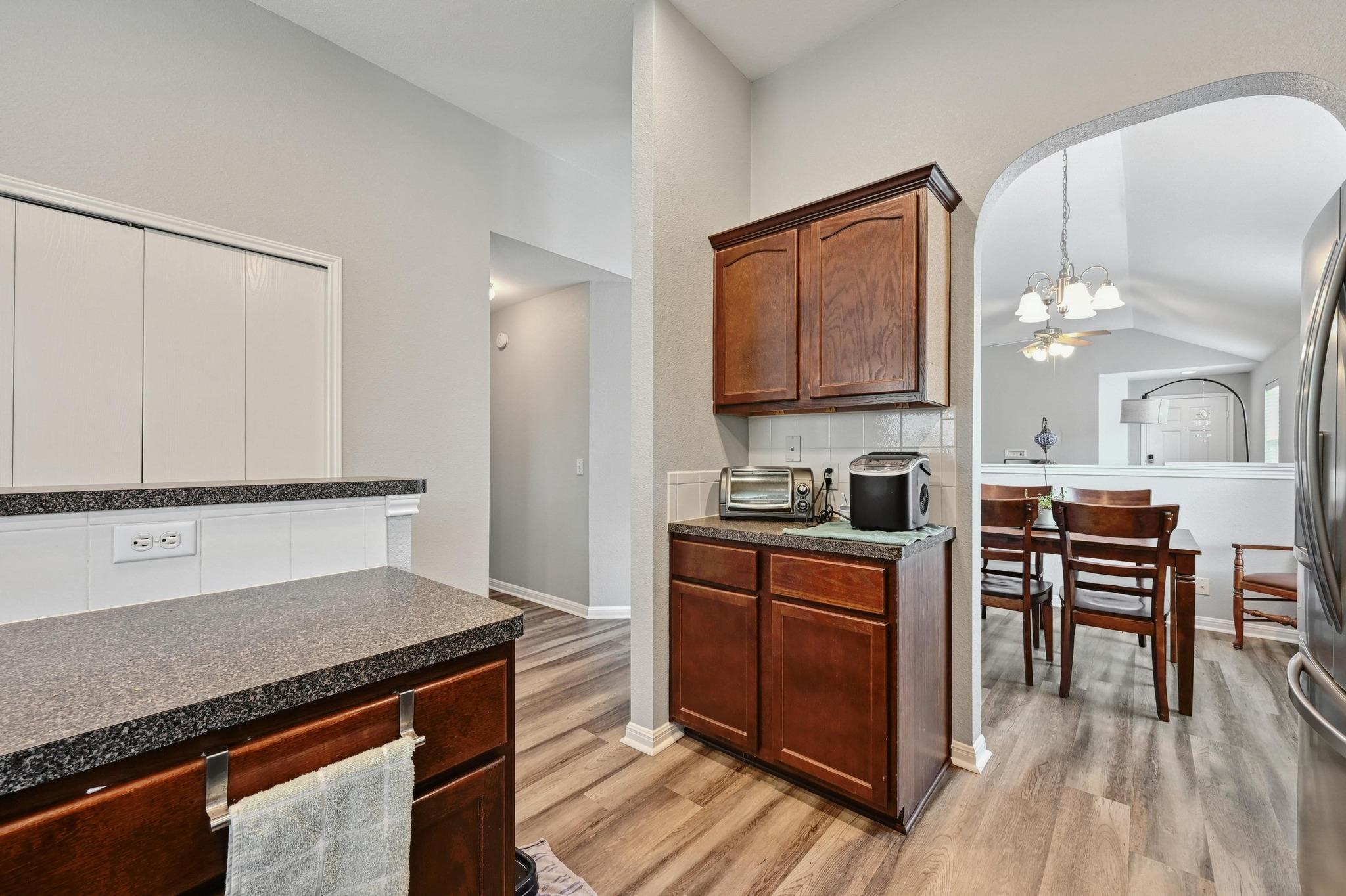 8505 Shallot Way Property Photo 14