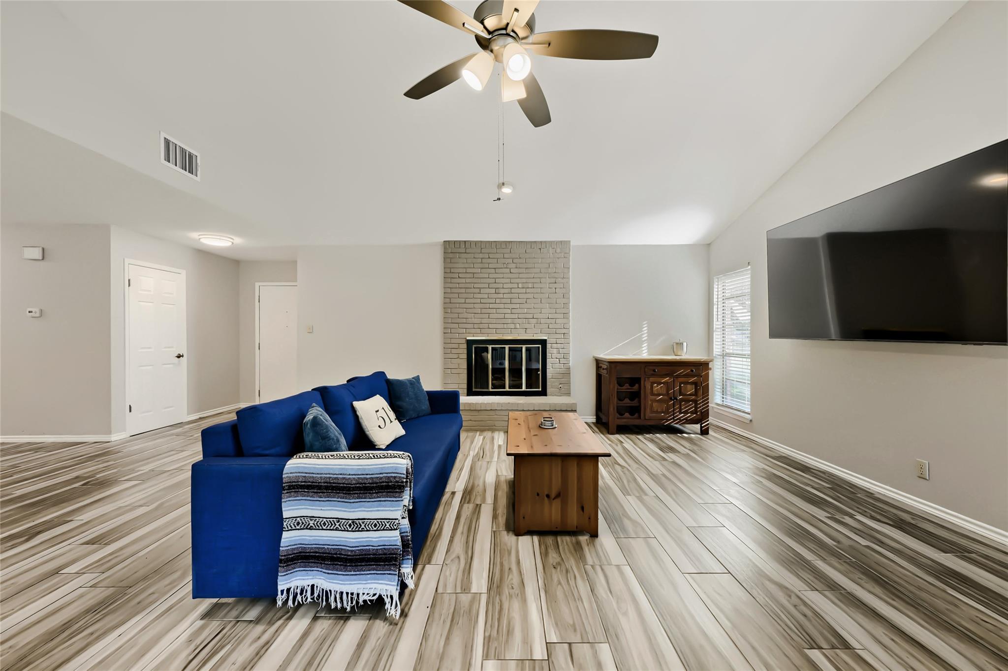 1300 Neans Dr Property Photo 4
